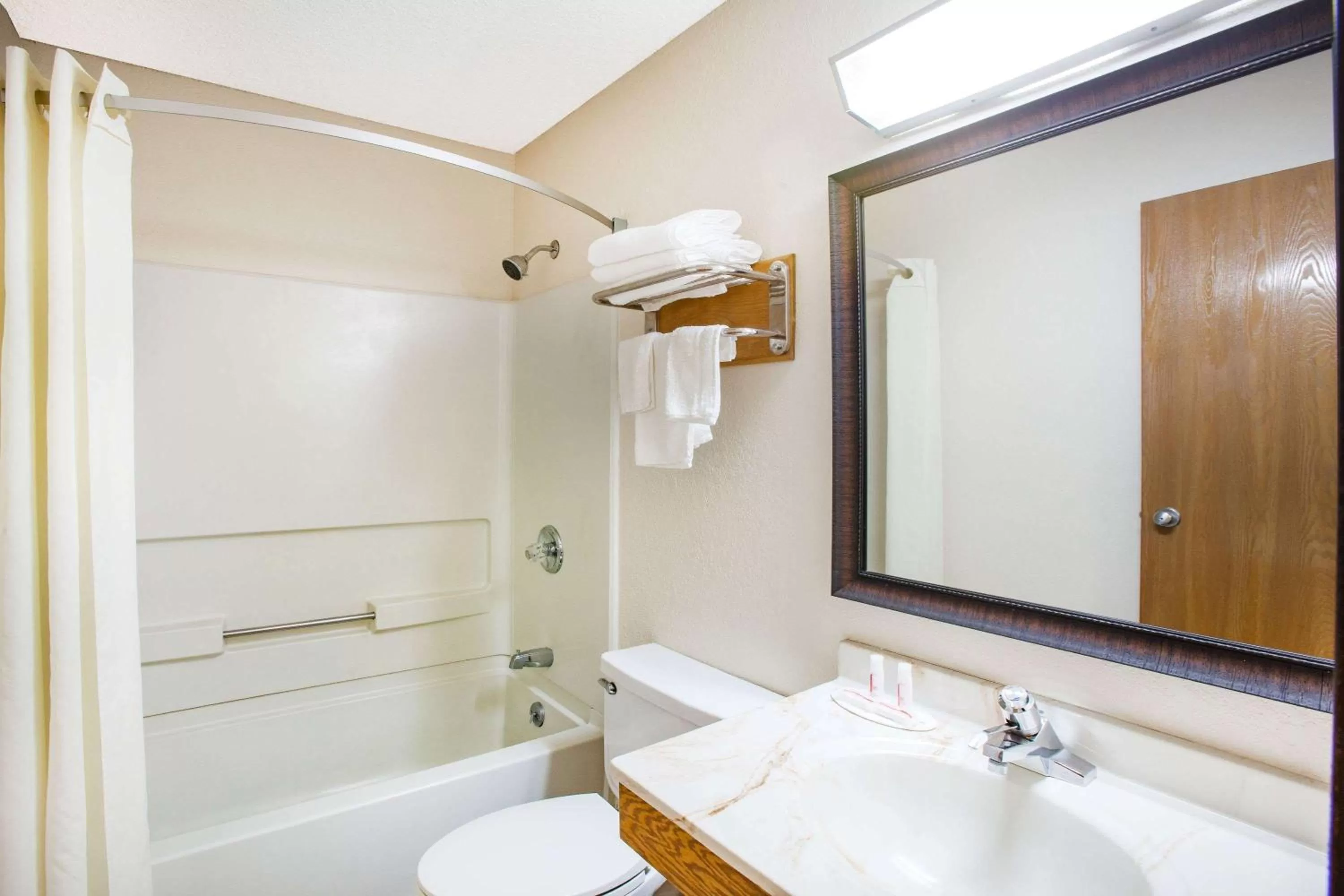 Bathroom in Super 8 by Wyndham Hot Springs