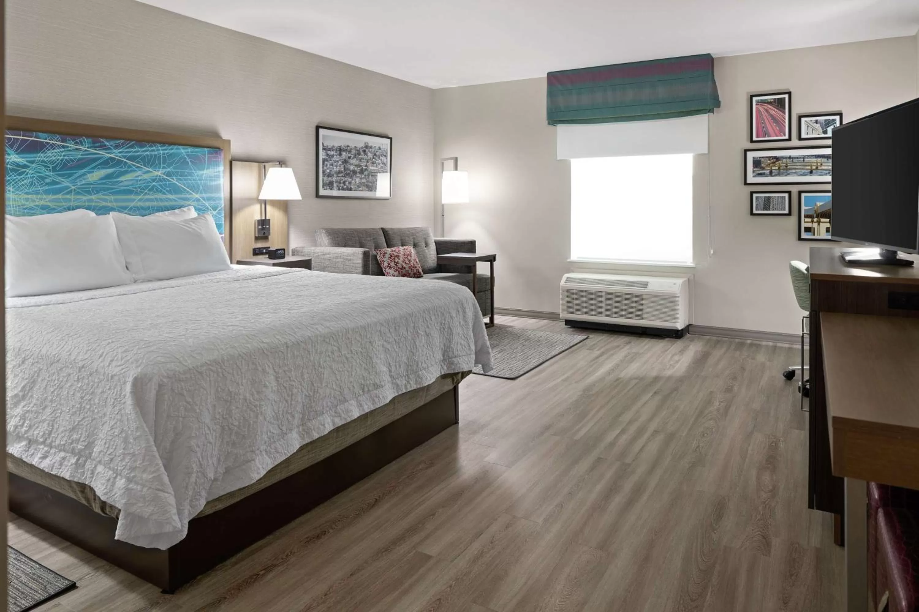 Bedroom, Bed in Hampton Inn & Suites Cranberry Township/Mars