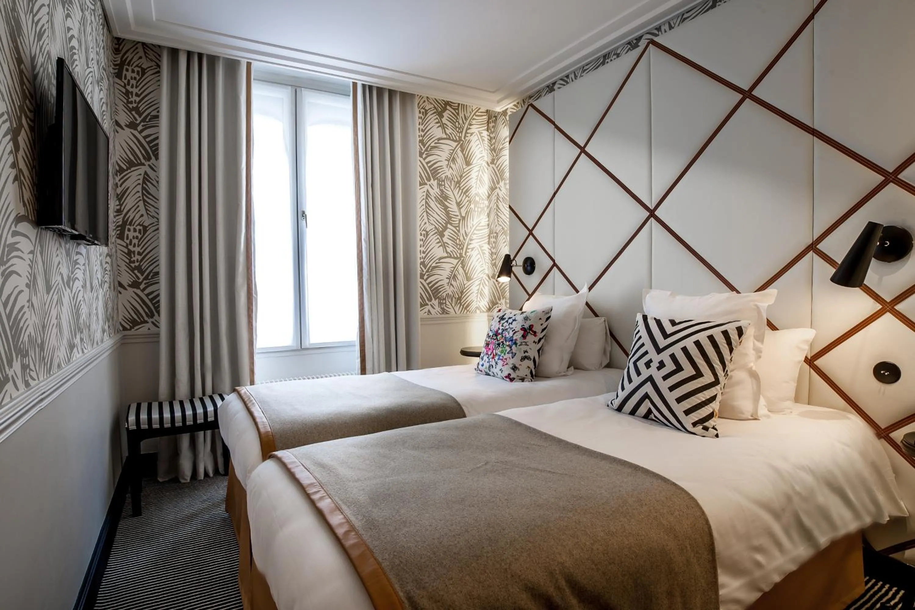 Bed in Hôtel Jardin Le Bréa