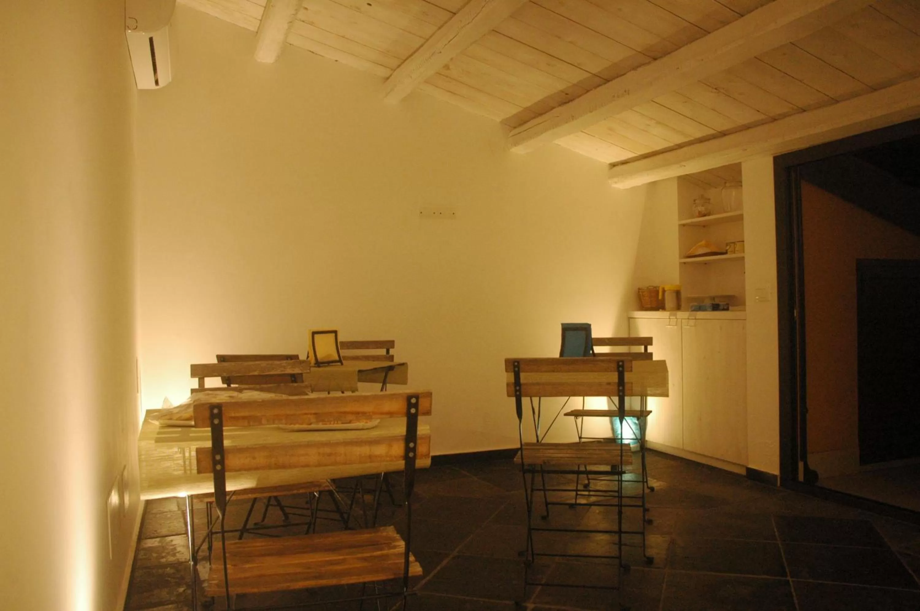 Communal lounge/ TV room in Yhomisus