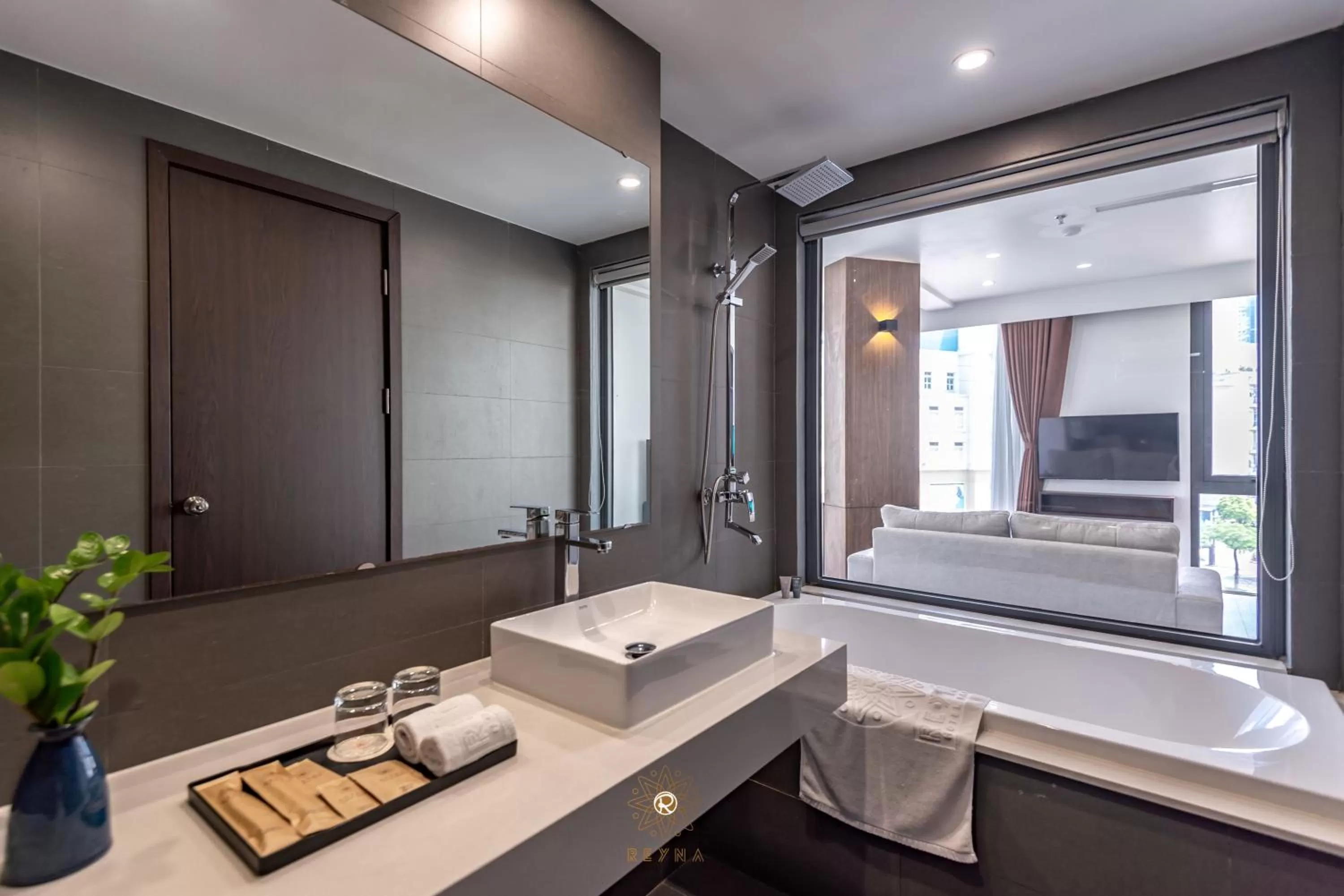 Bathroom in Reyna Hotel Hanoi & Spa