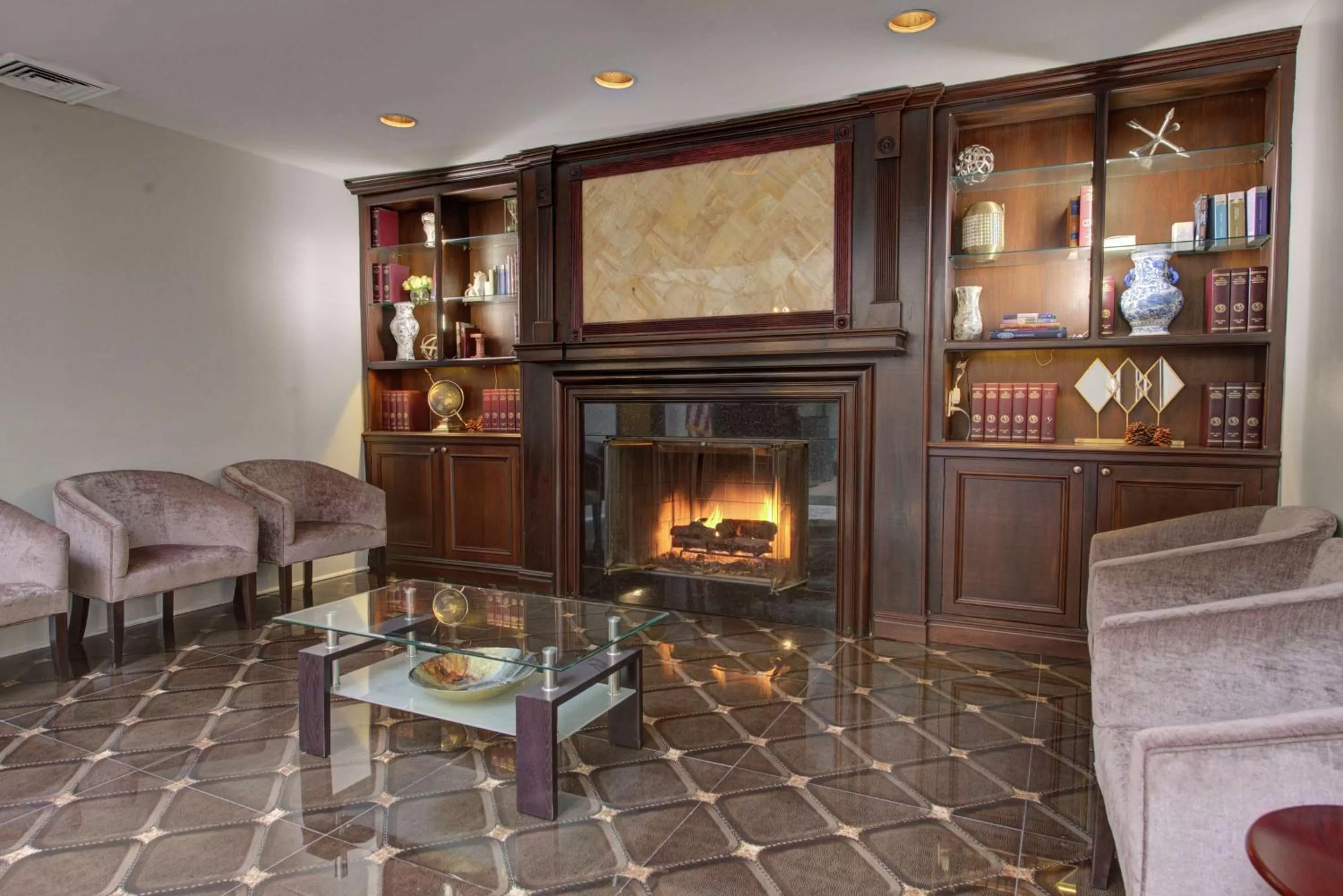 Property building in The Roslyn, Tapestry Collection by Hilton