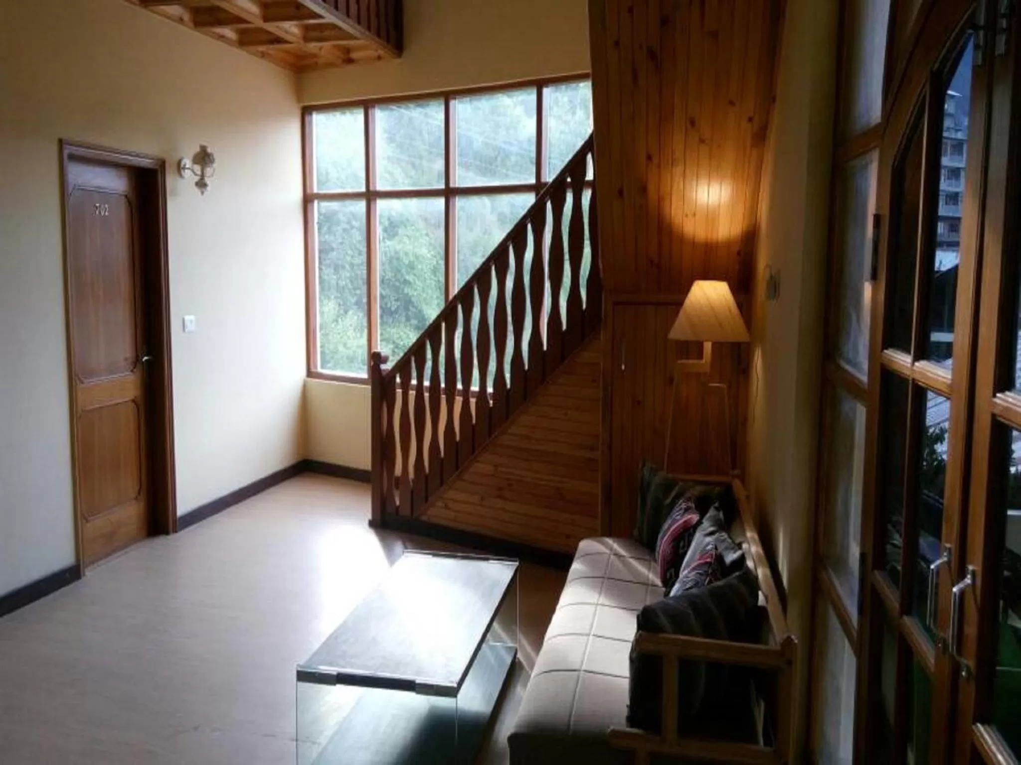 Living room in Bravia Hotel Manali Inn