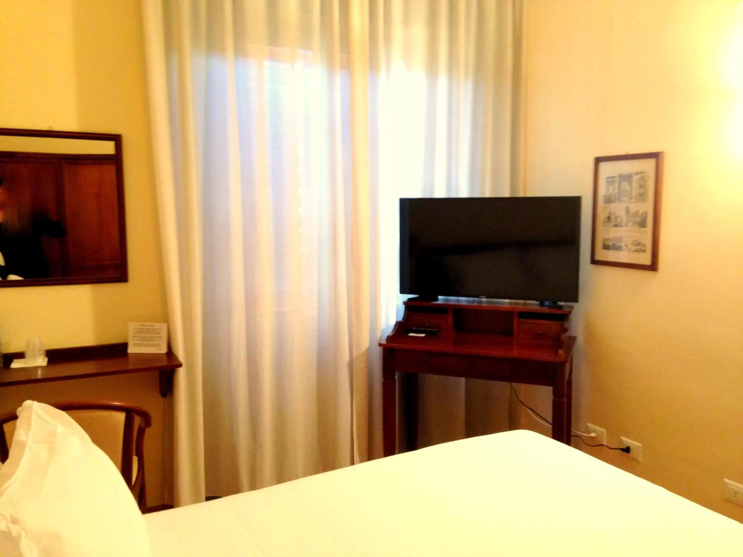 TV and multimedia, Bed in Hotel della Vittoria