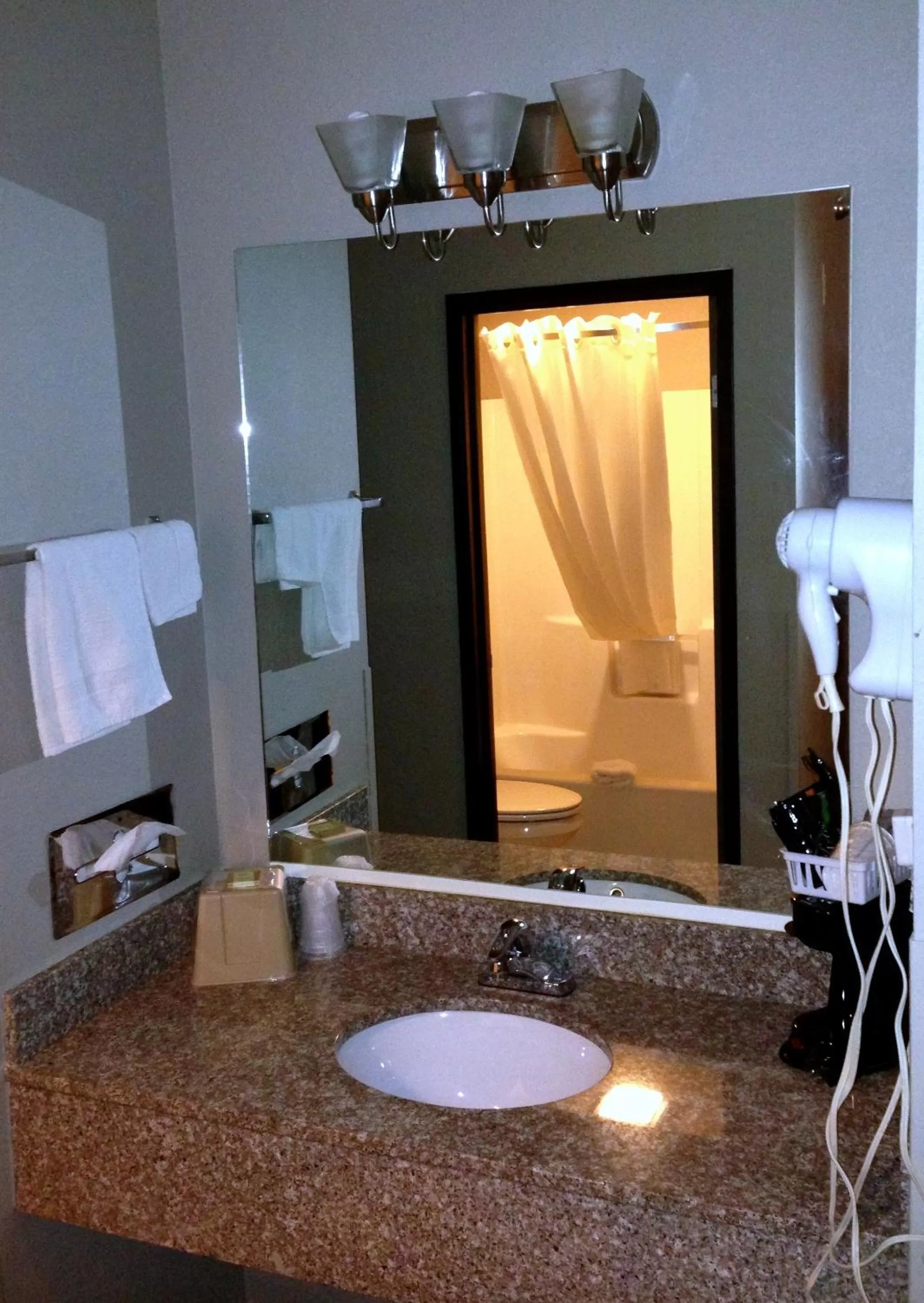 Super 8 by Wyndham Stafford/Springfield Area