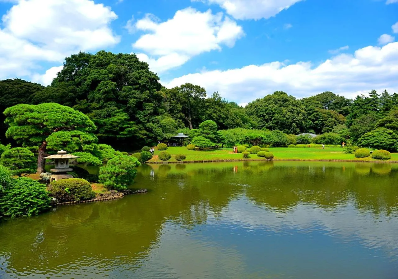 Nearby landmark in APA Hotel Shinjuku Gyoemmae