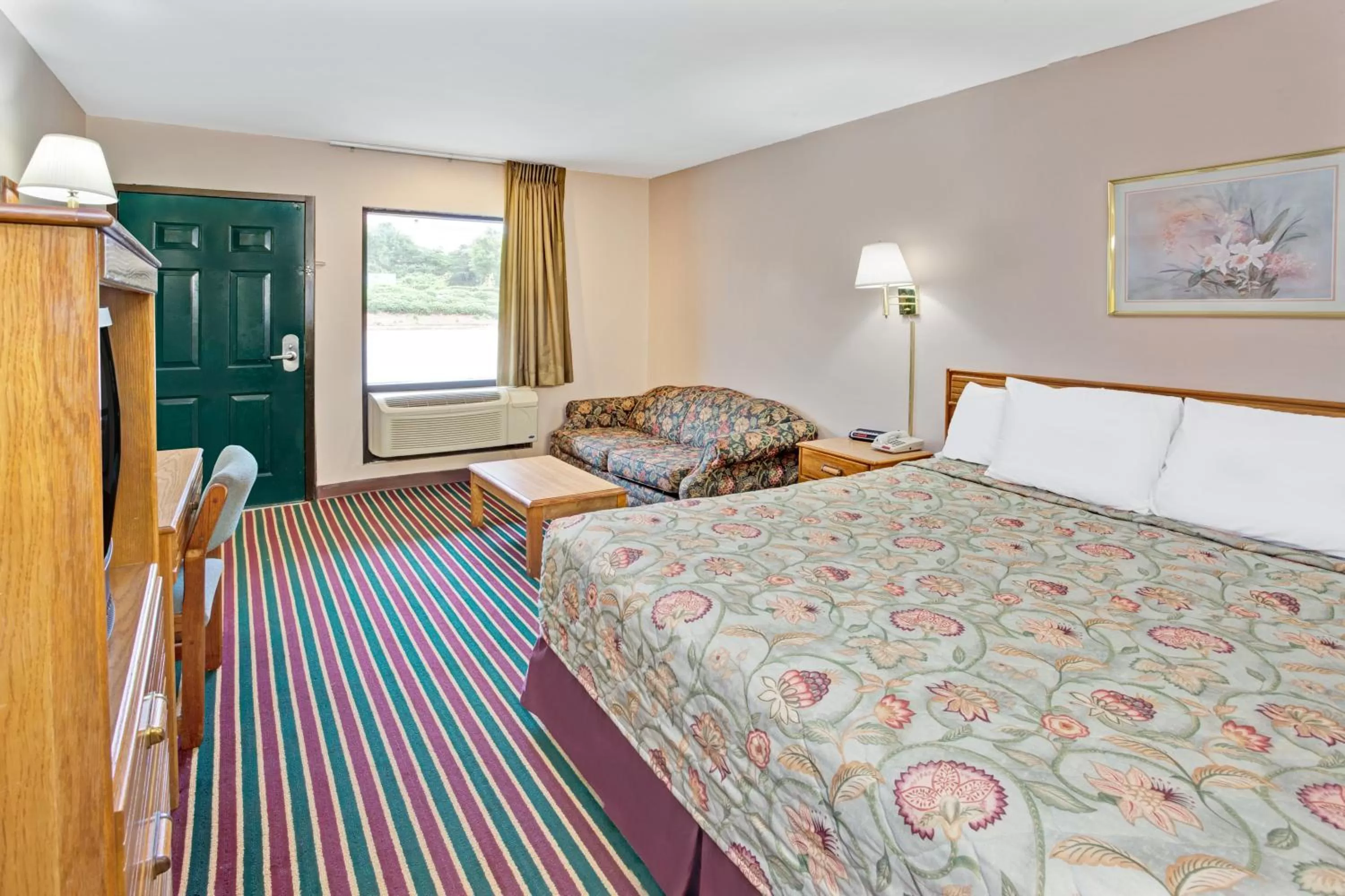 King Room - Disability Access/Smoking in Super 8 by Wyndham Marietta/West/Atl Area