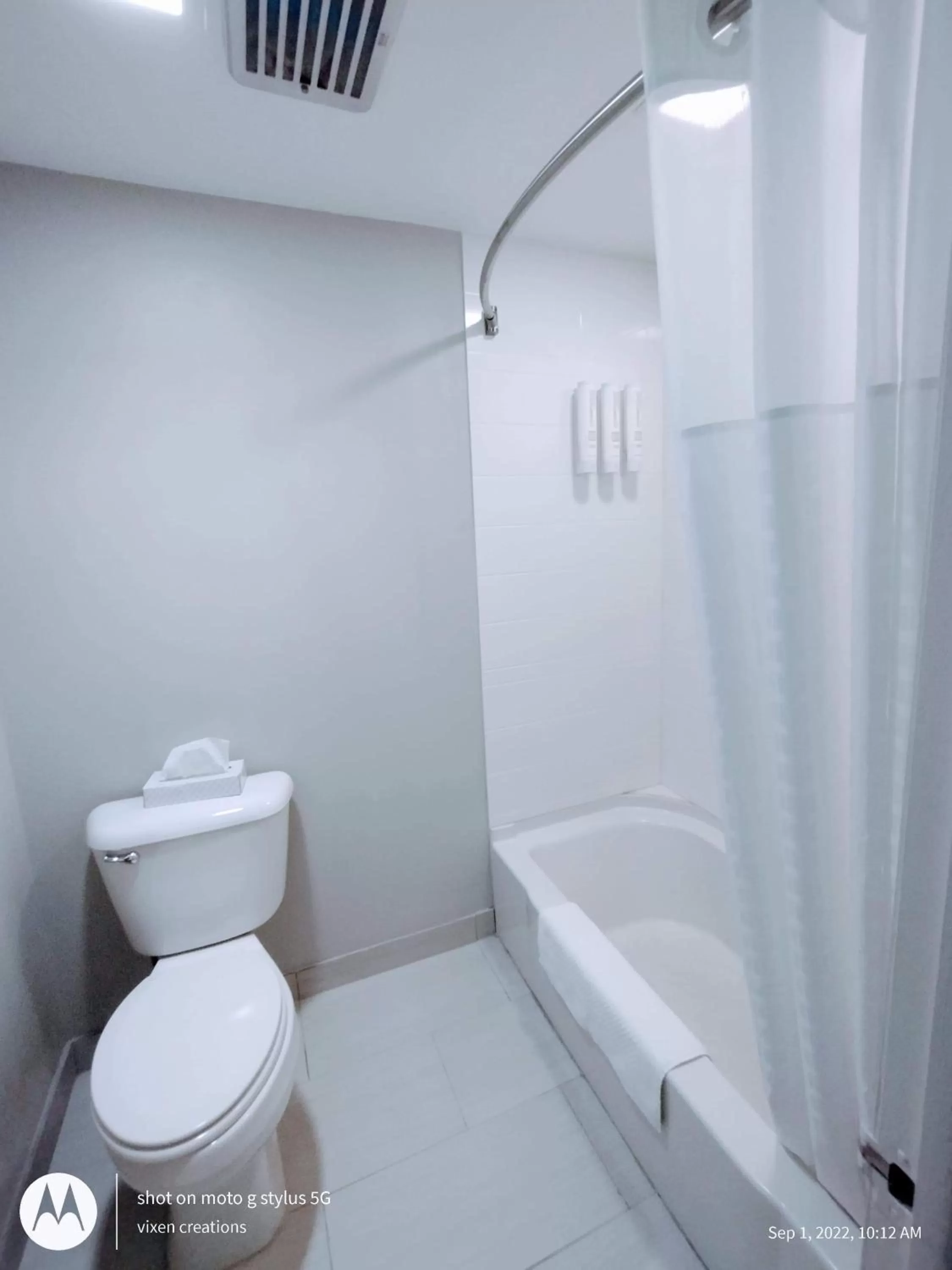 Property building in Days Inn by Wyndham Manitowoc