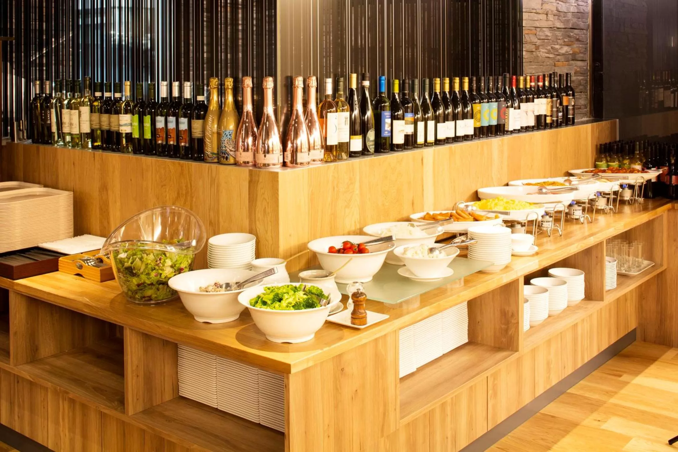 Restaurant/places to eat in Hotel Mystays Gotanda Station