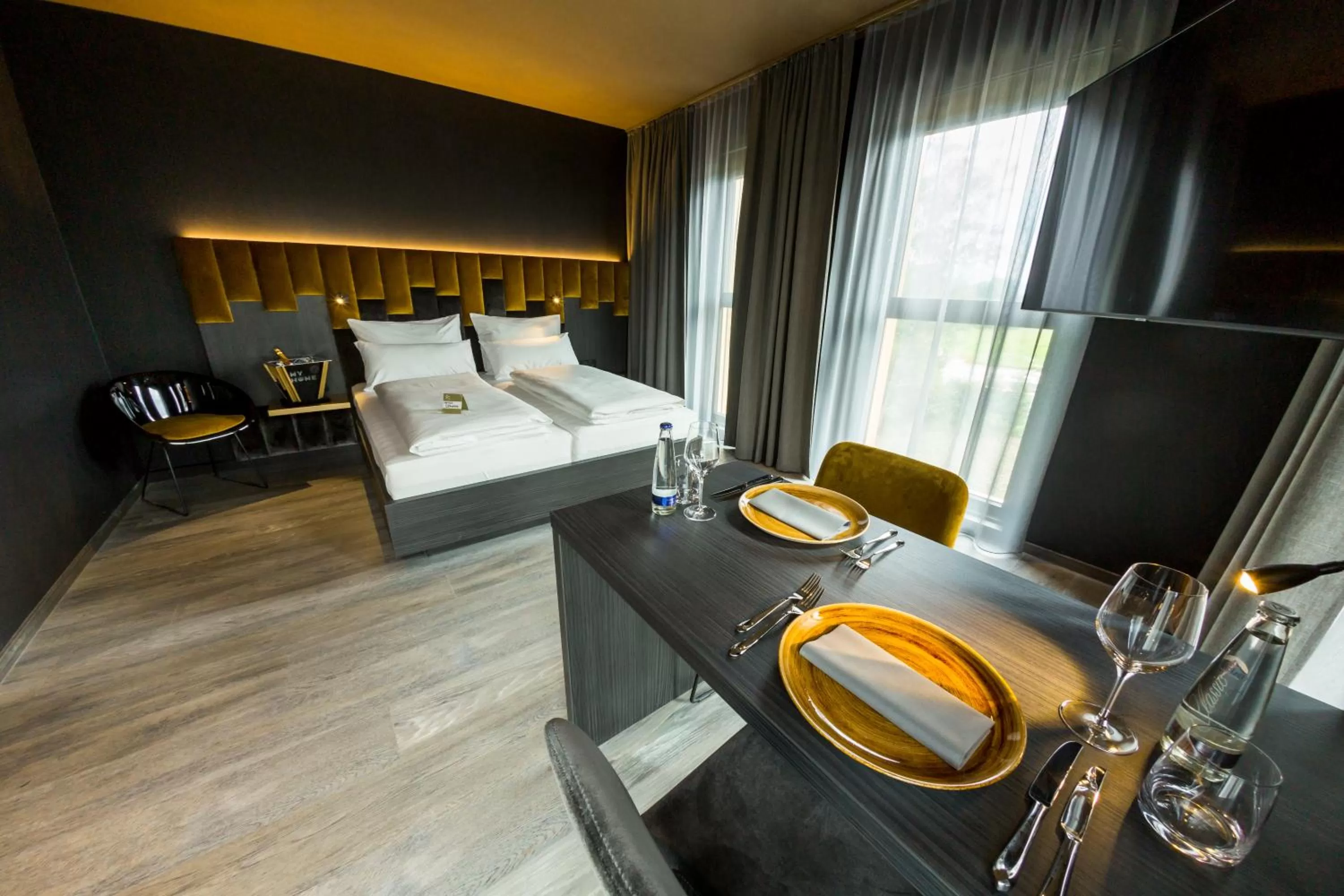 Photo of the whole room, Bed in MY HOME MY HOTEL Rosenheim