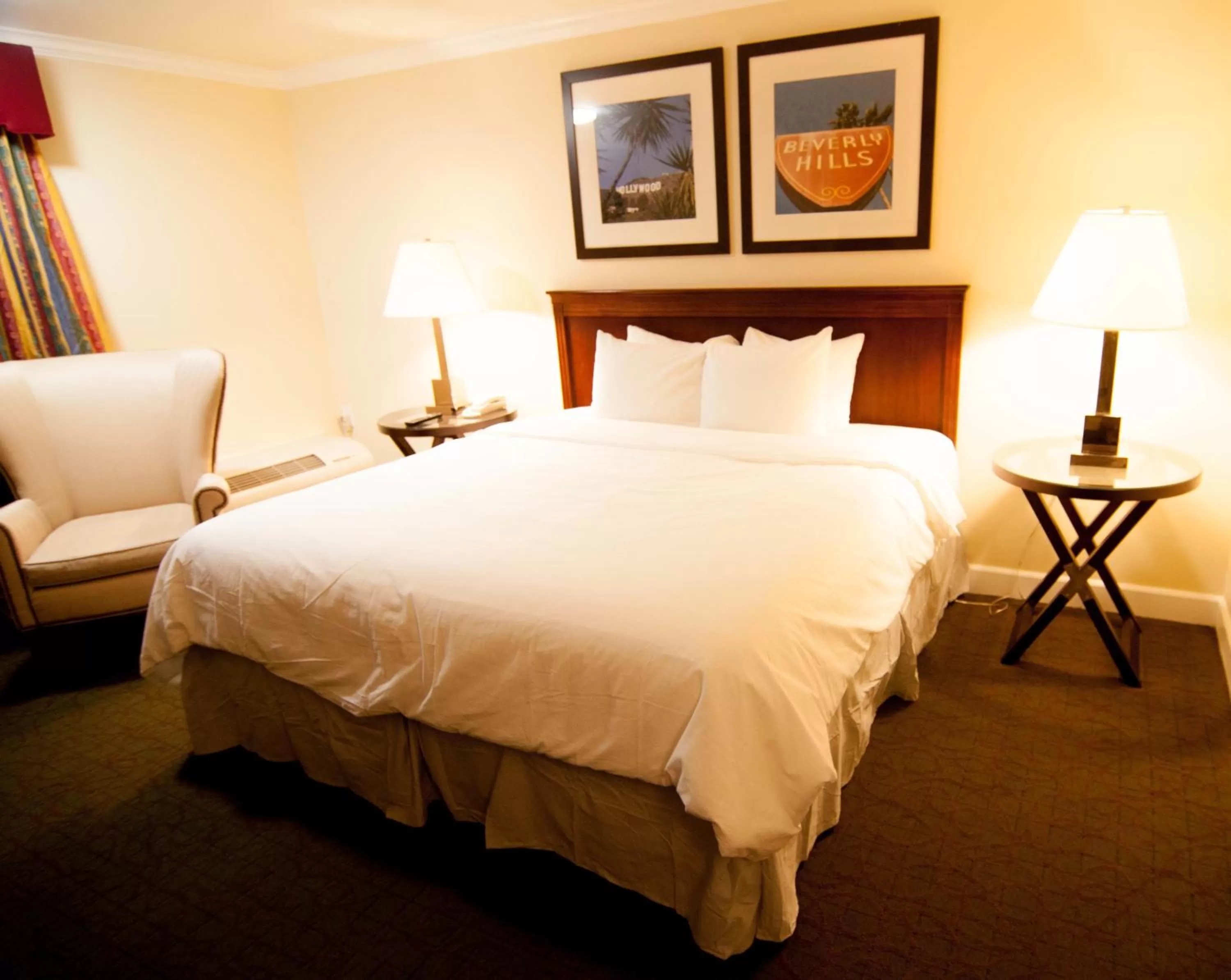 Bedroom, Bed in Bokai Garden Hotel