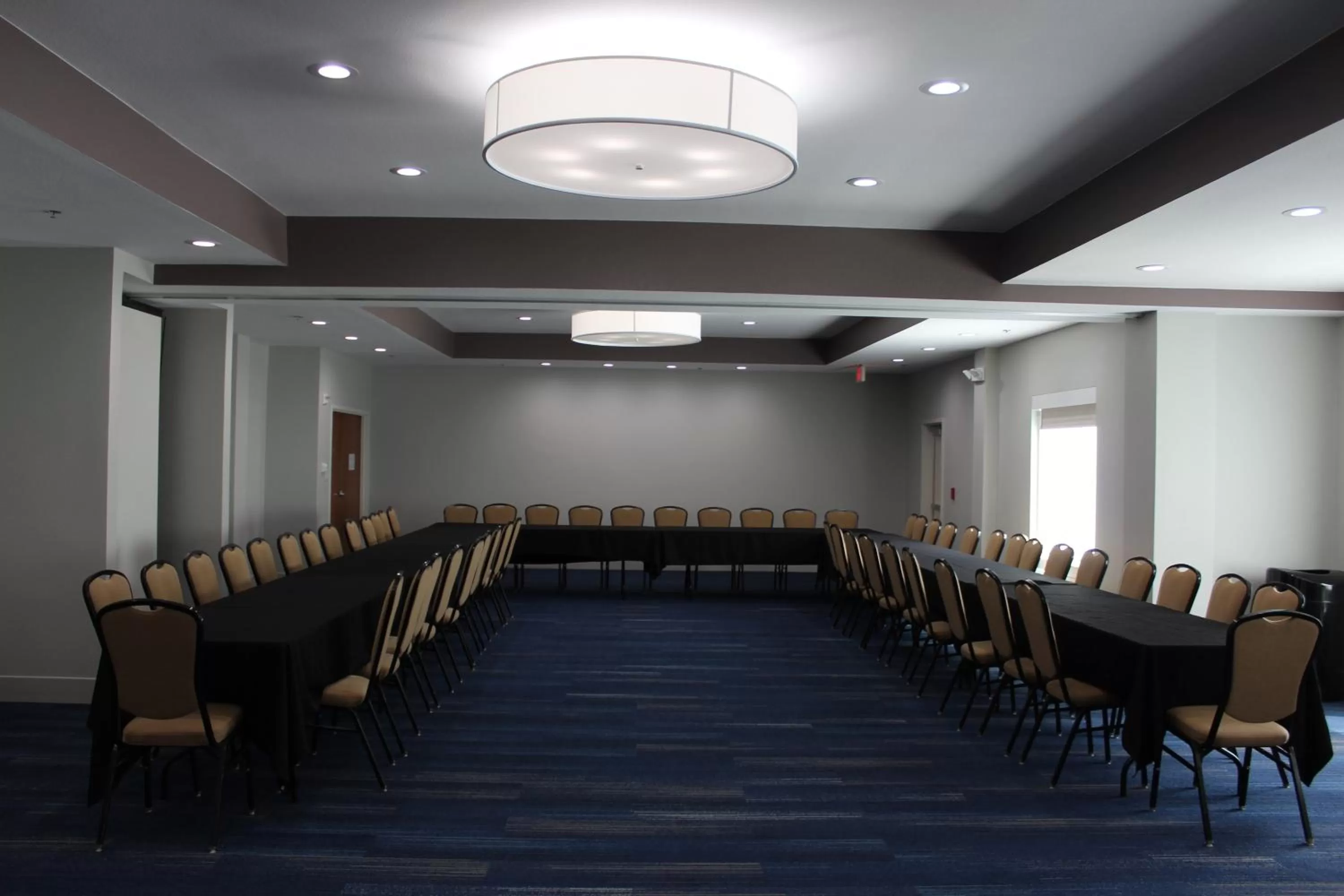 Meeting/conference room in Holiday Inn Express Hotel & Suites Mansfield by IHG
