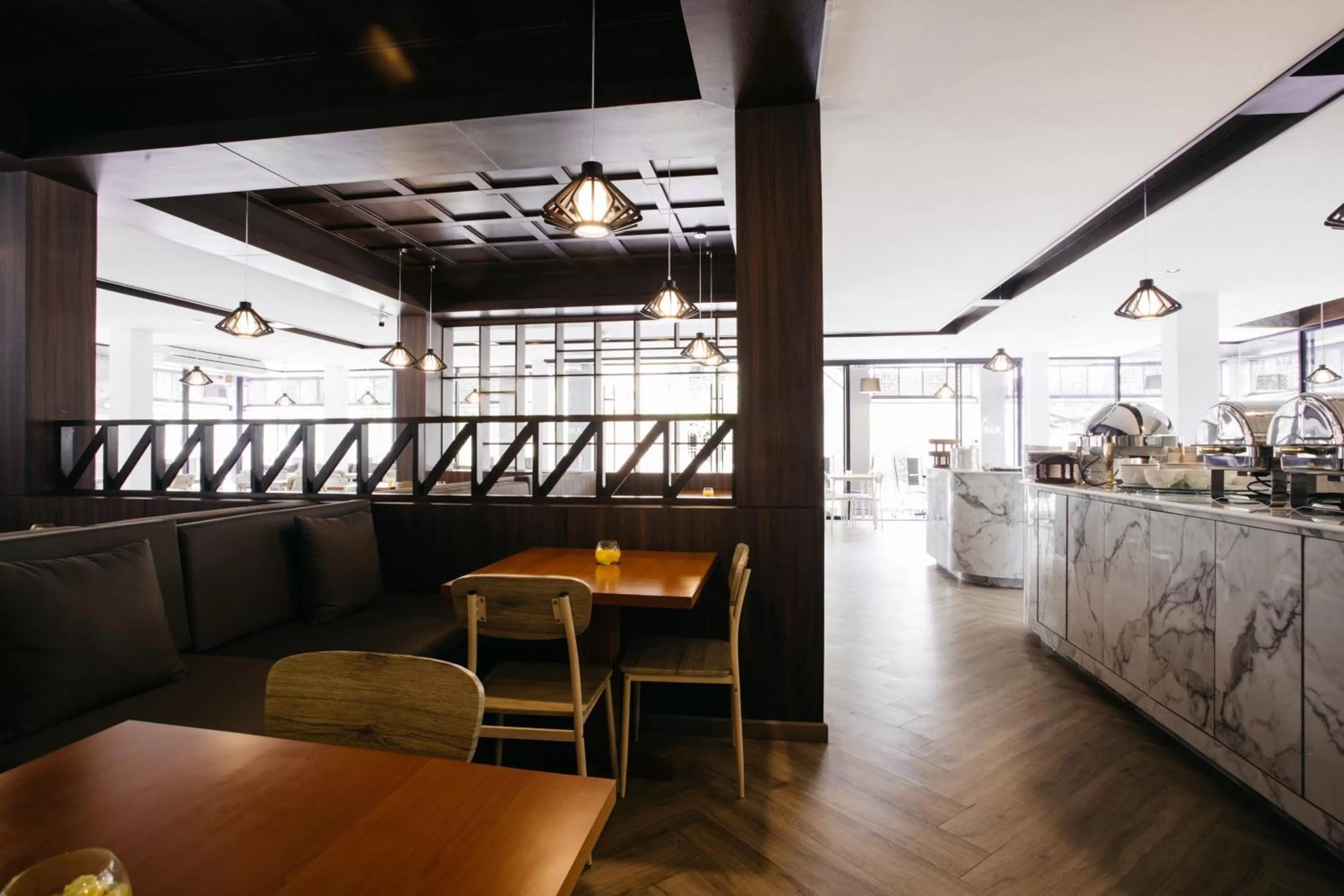 Restaurant/places to eat in Diamond Park Inn Chiangrai & Resort