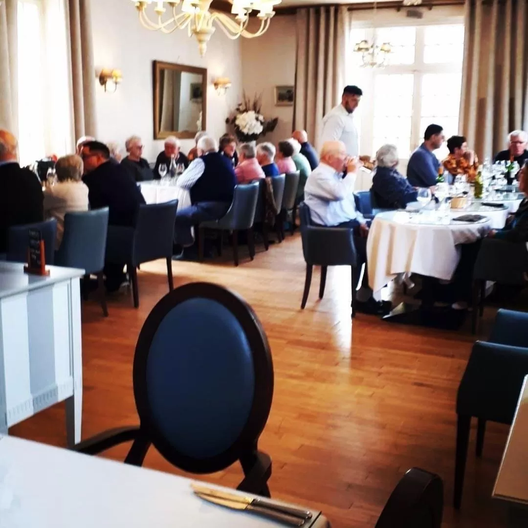 Restaurant/places to eat in Le Cheval Blanc