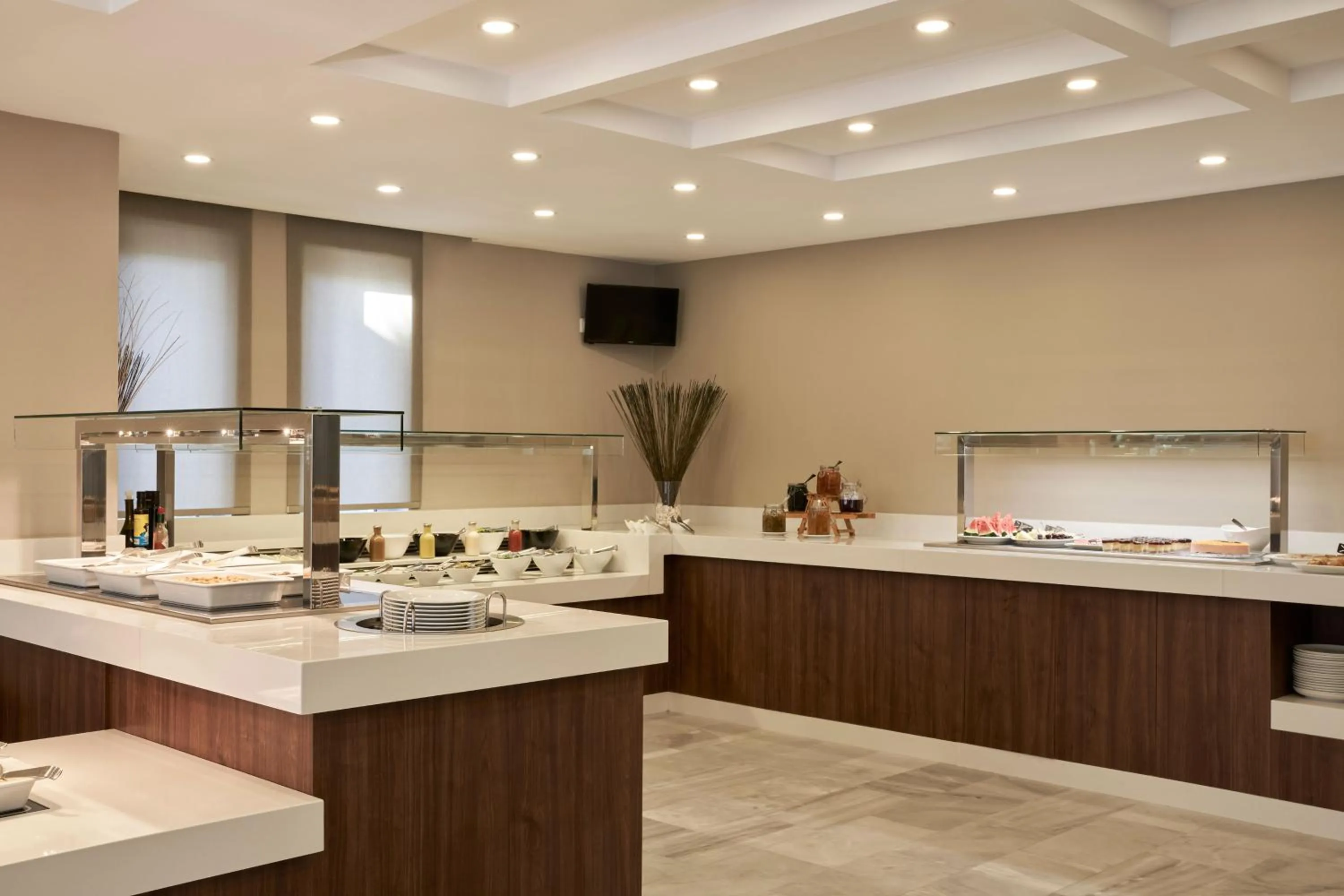 Restaurant/places to eat in Atlantica Amalthia Beach Hotel - Adults Only