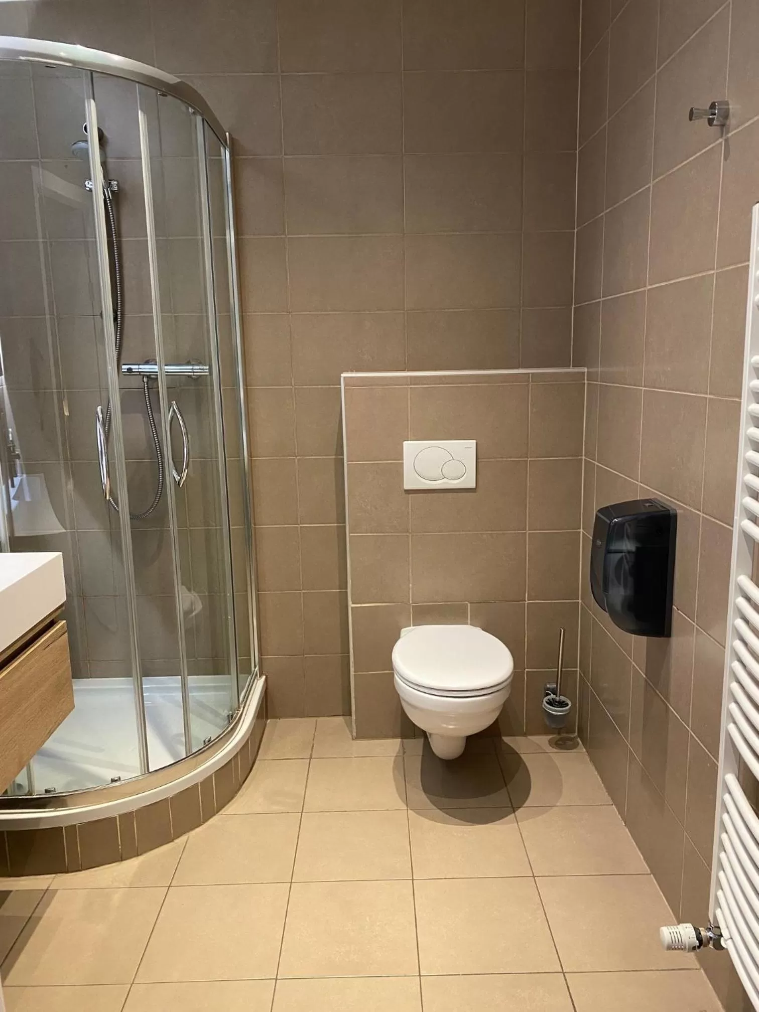 Shower in Hotel de Boskar Houthalen