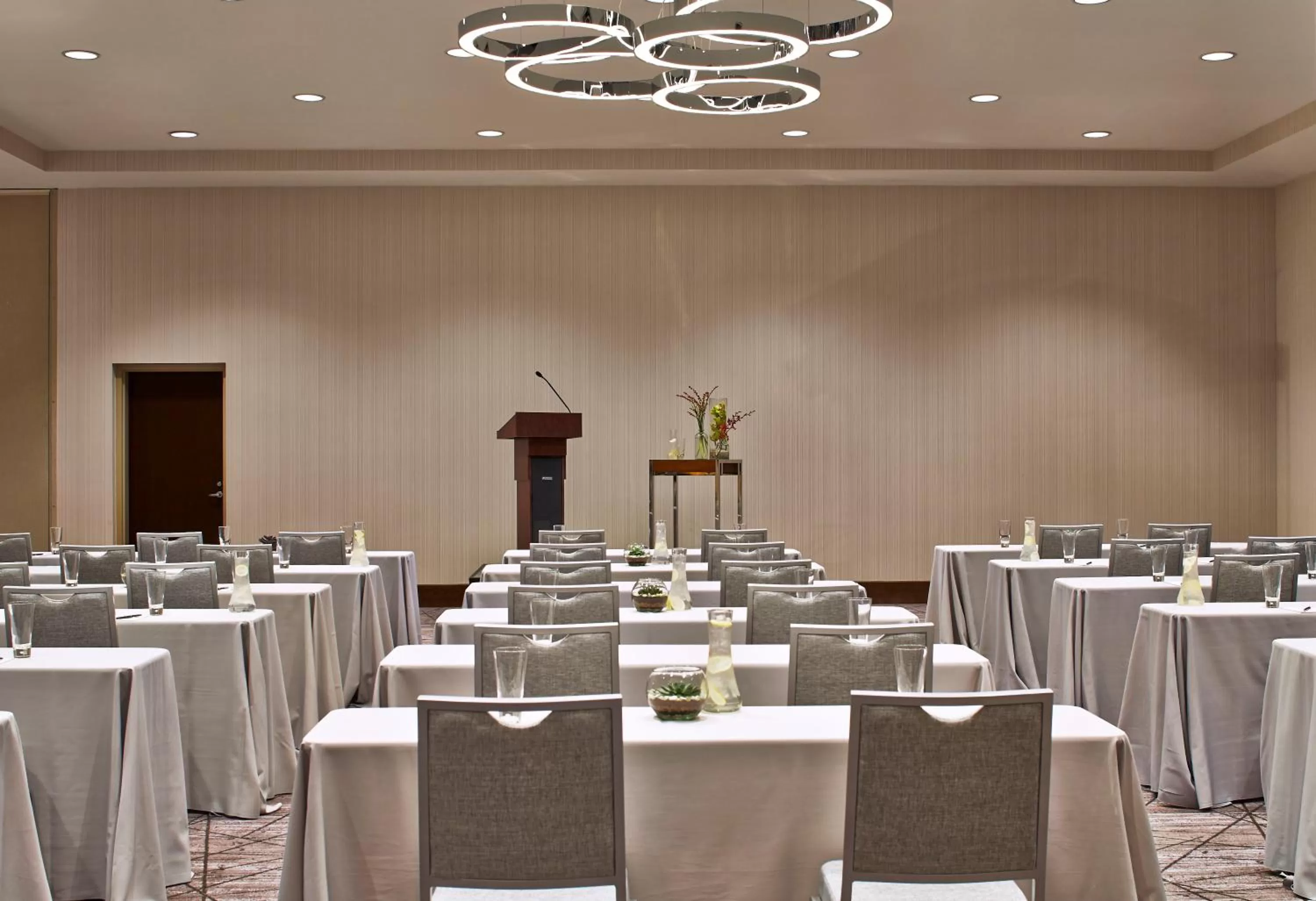 Meeting/conference room in Kimpton Overland Hotel - Atlanta Airport by IHG