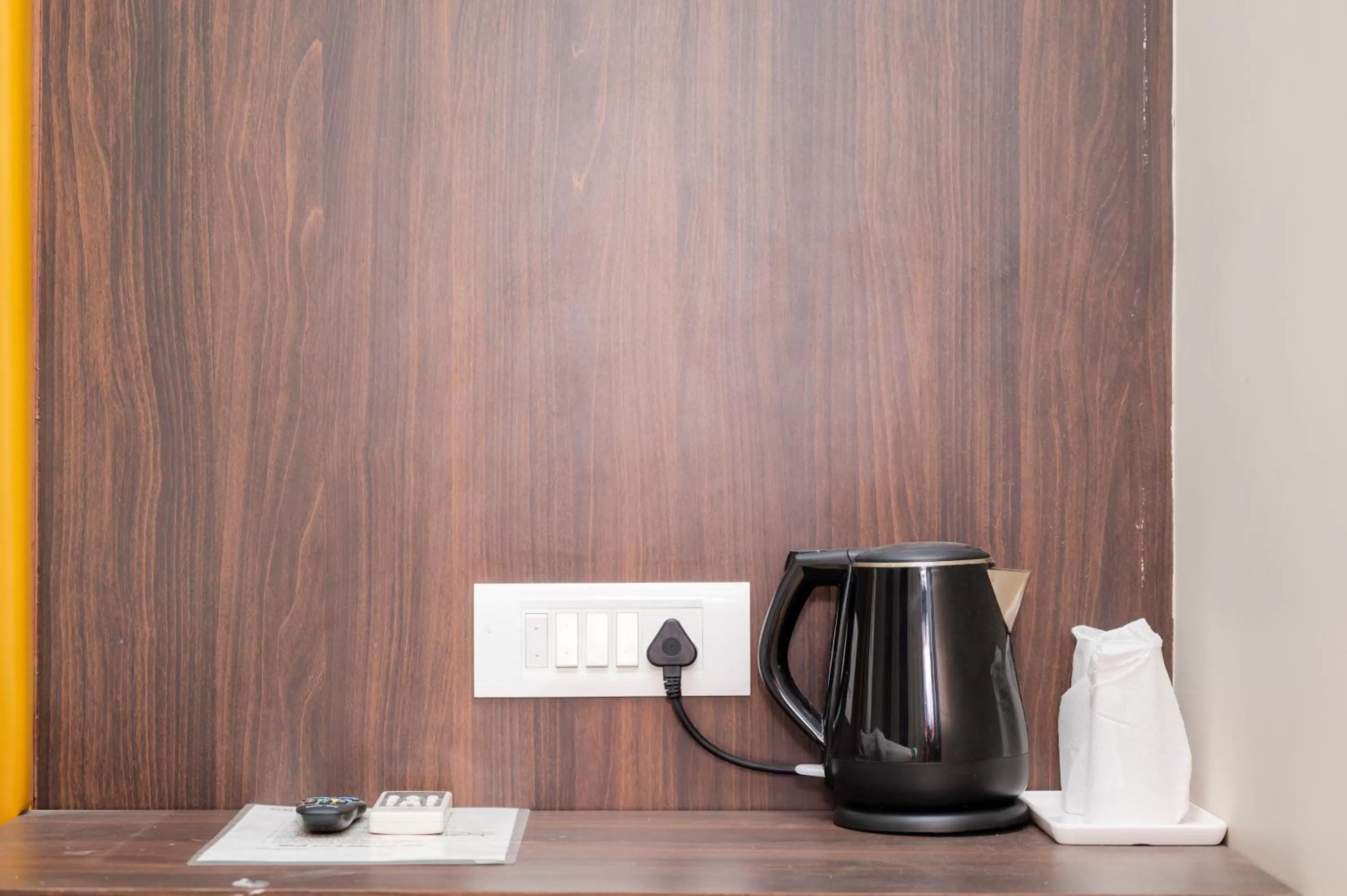 room service in Hotel Green Apple