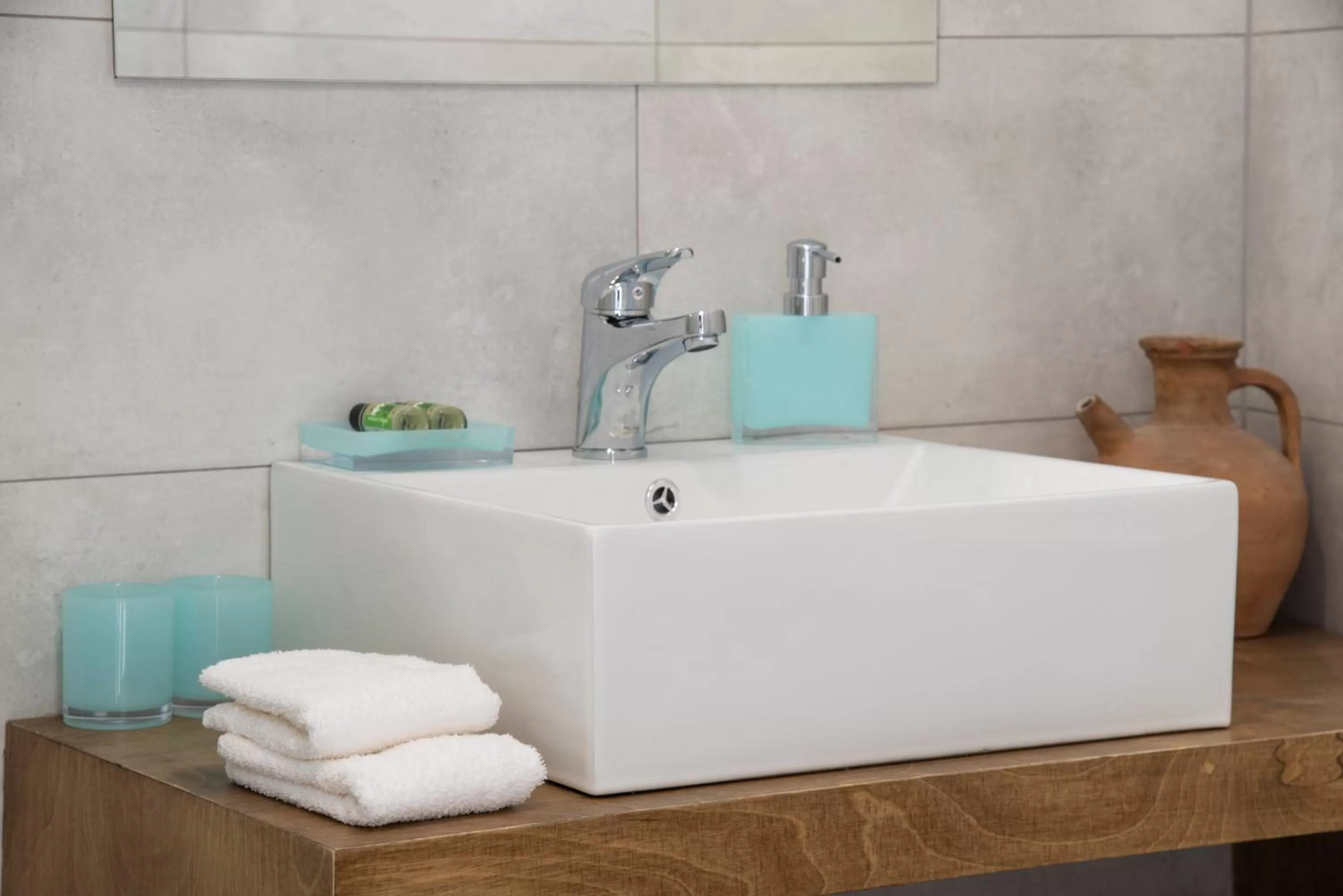 Bathroom in Naiades Marina Hotel