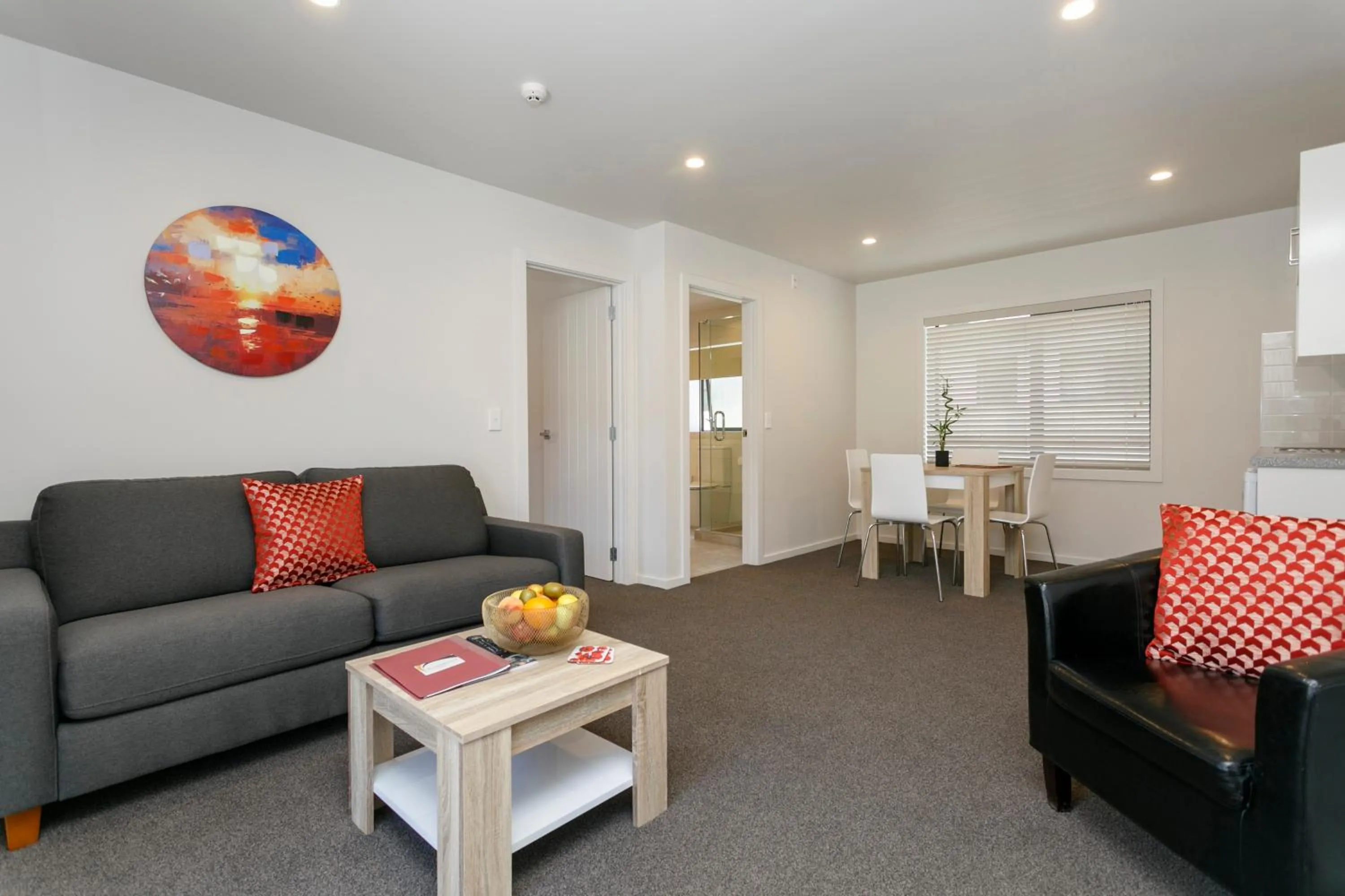 Living room in Acacia Lake View Motel