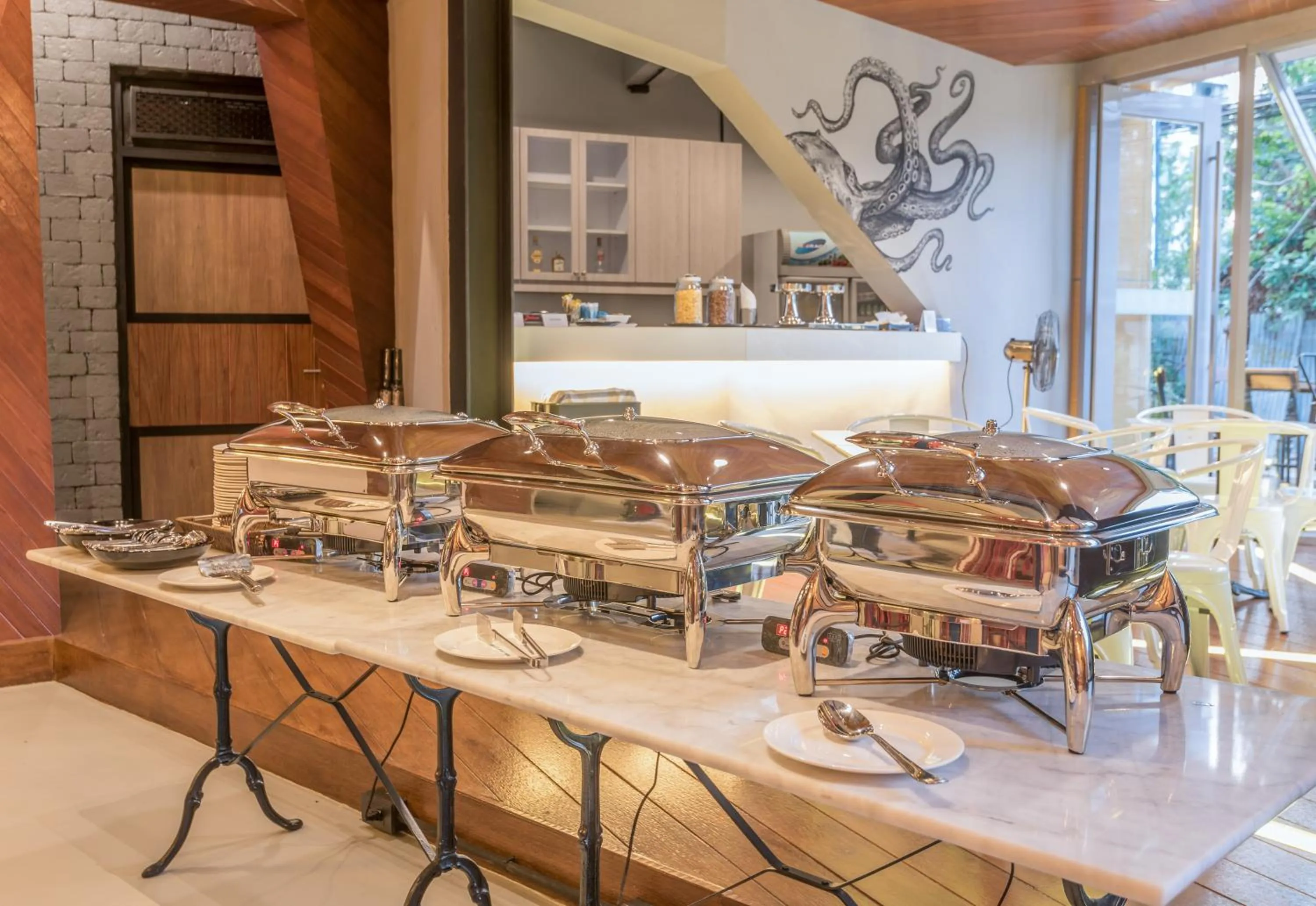 Restaurant/places to eat in Sea Crest by Jomtien