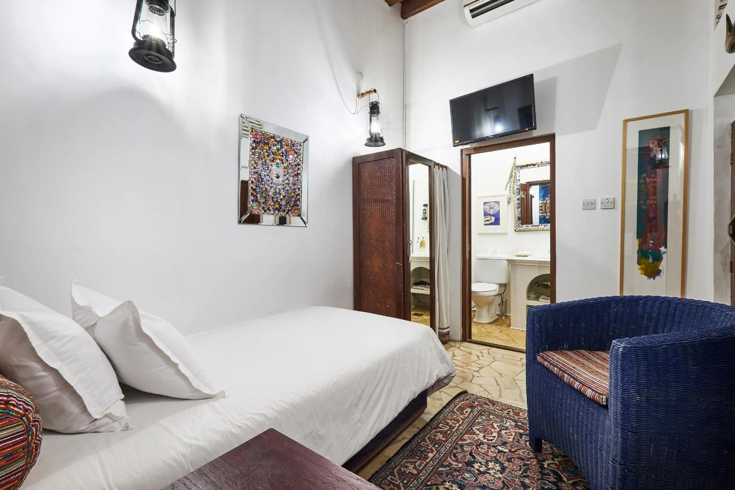 Bathroom in XVA Art Hotel