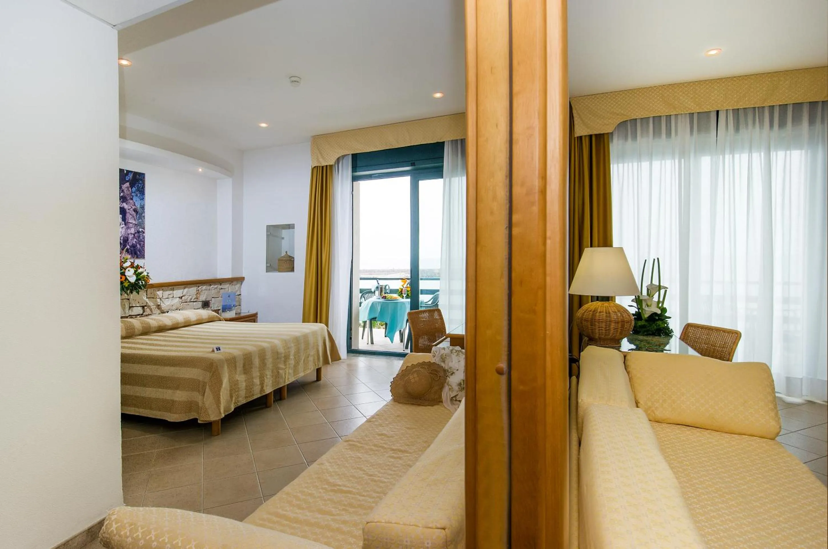 Bed in Hotel Terminal - Caroli Hotels