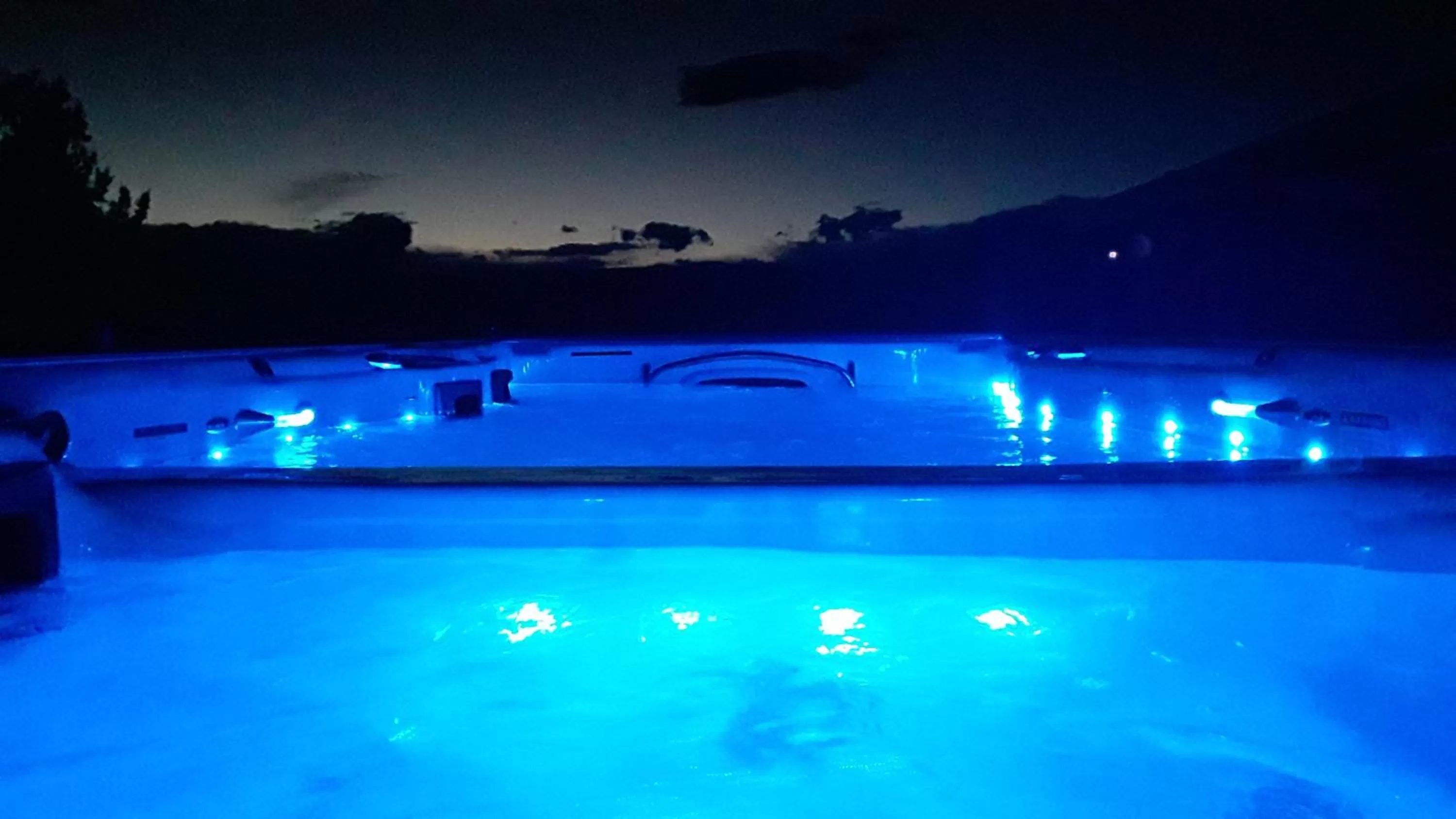 Night, Swimming Pool in The Oasis on Eisenhower