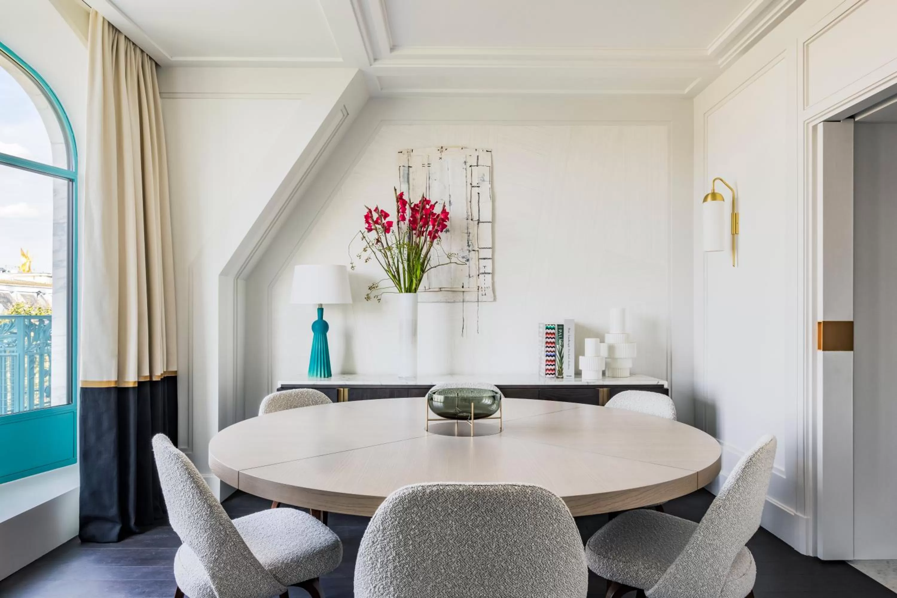 Photo of the whole room in Kimpton - St Honoré Paris by IHG