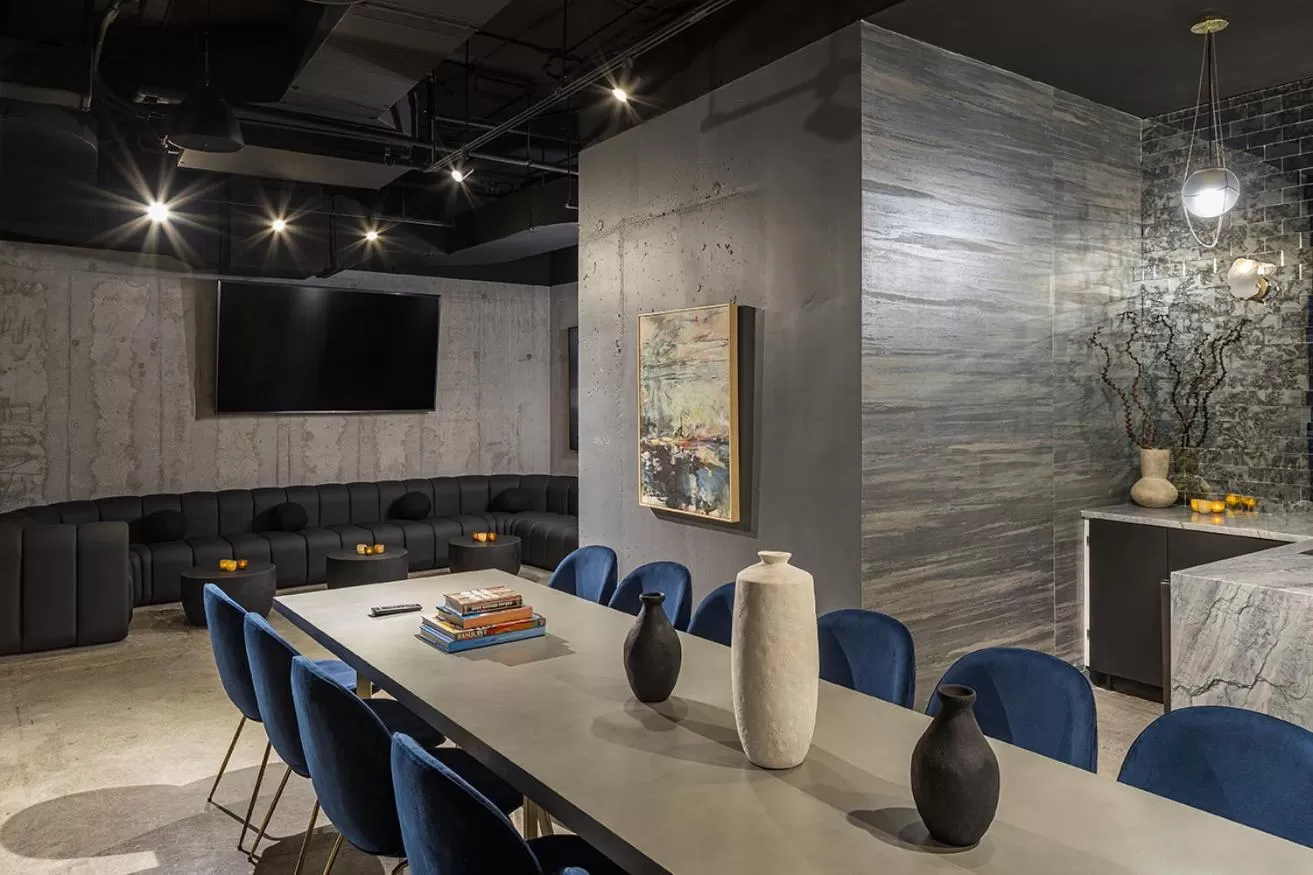 Communal lounge/ TV room in The FIDI Hotel