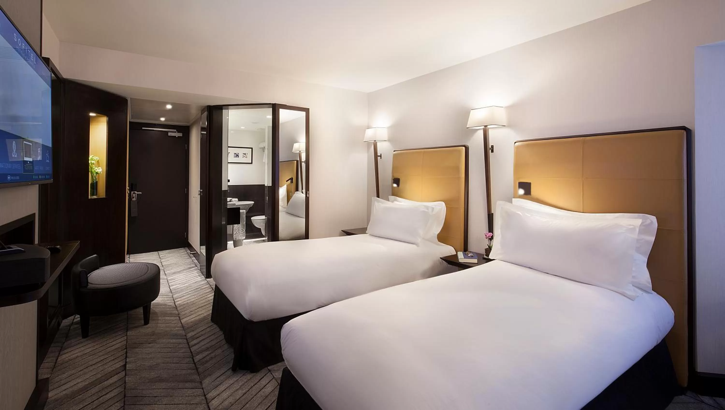 Bedroom, Bed in Sofitel Lisbon Liberdade