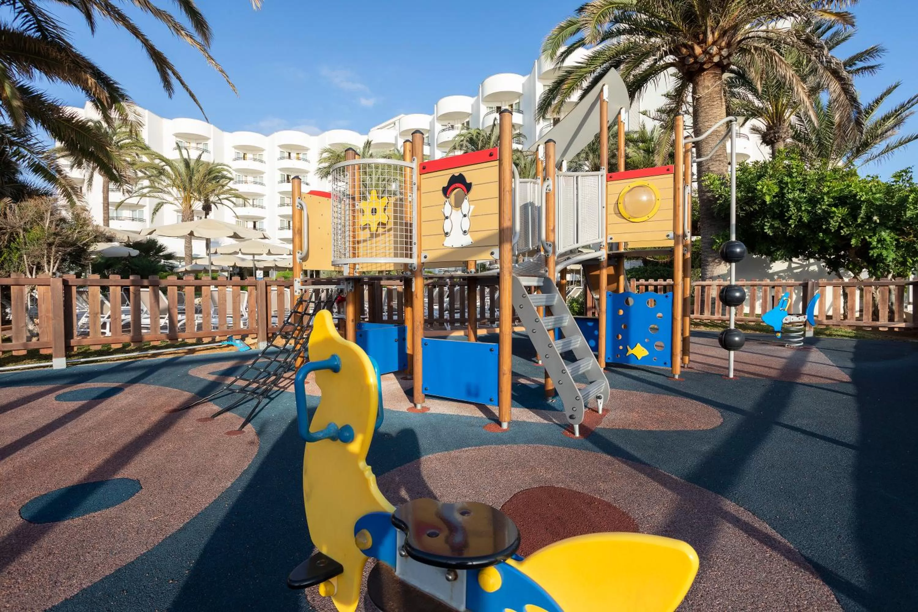 Children play ground in Hipotels Dunas Aparthotel