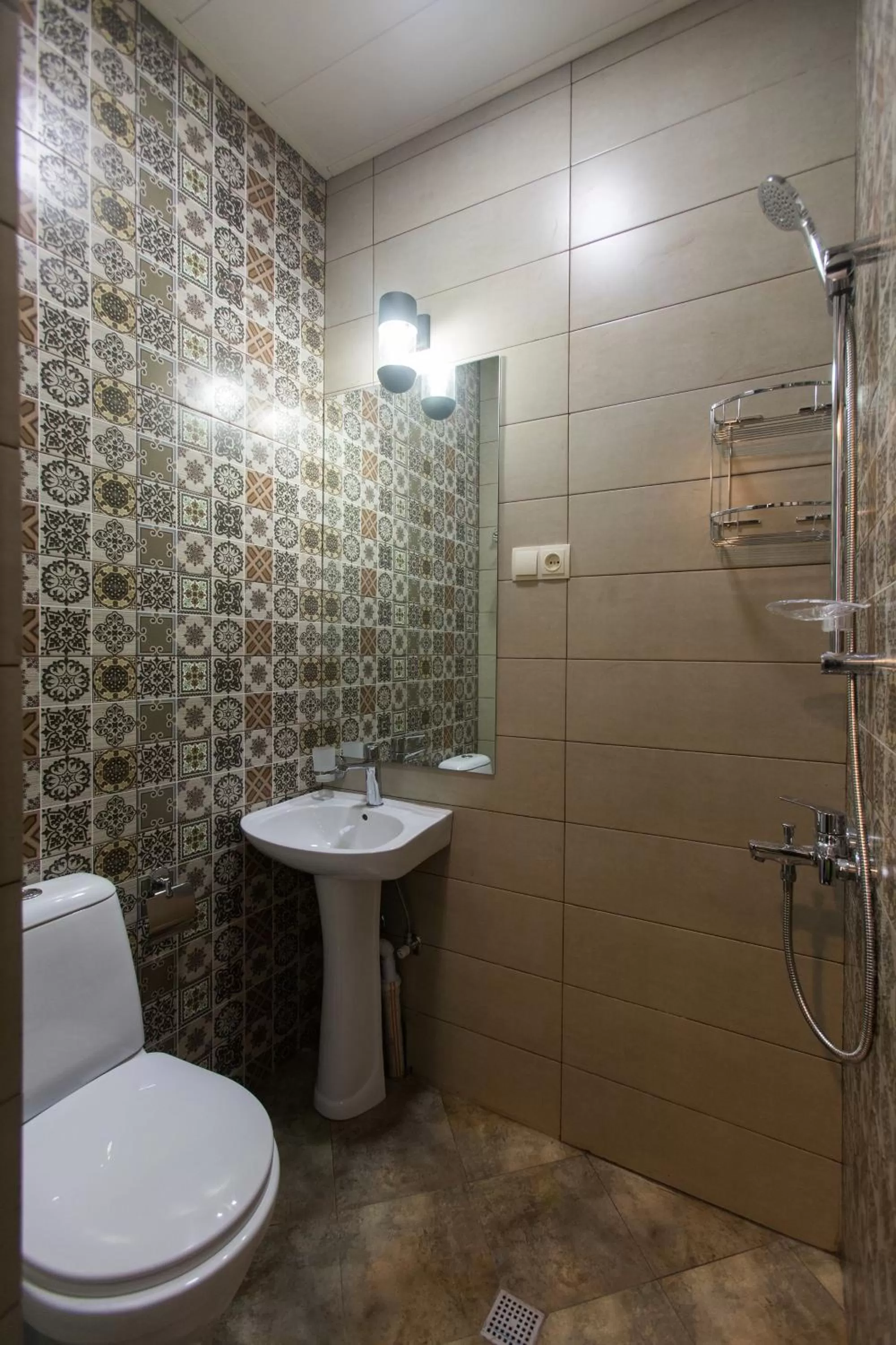 Shower, Bathroom in Grape House