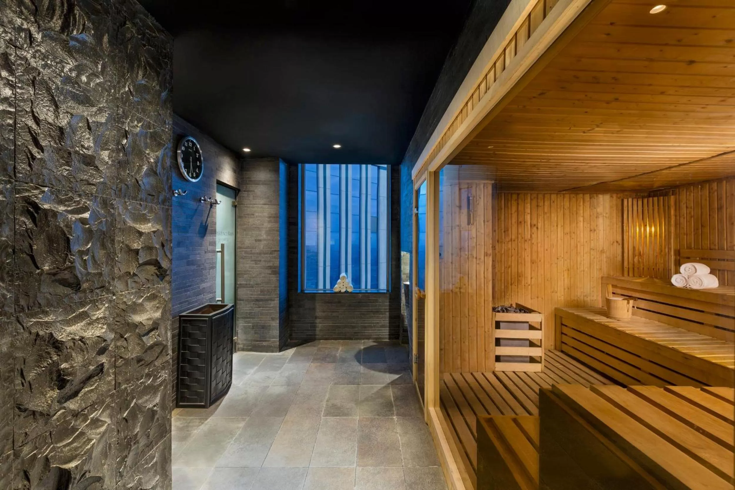 Sauna in Fairmont Nile City