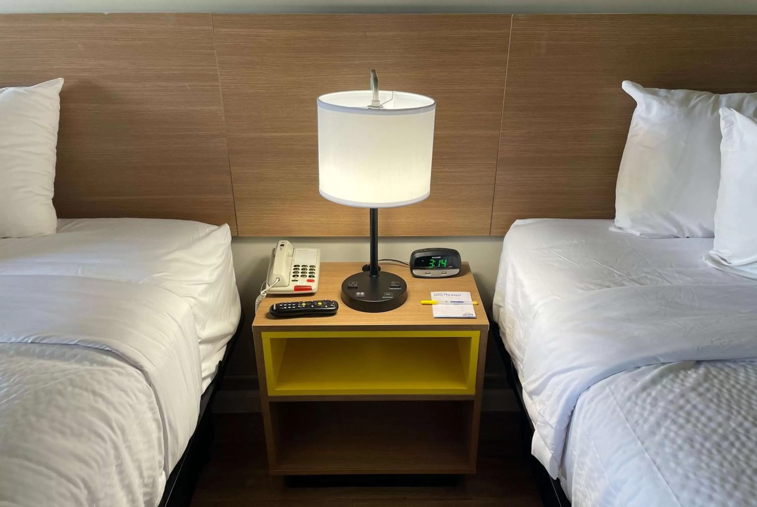 Photo of the whole room, Bed in Days Inn by Wyndham Valdosta/Near Valdosta Mall