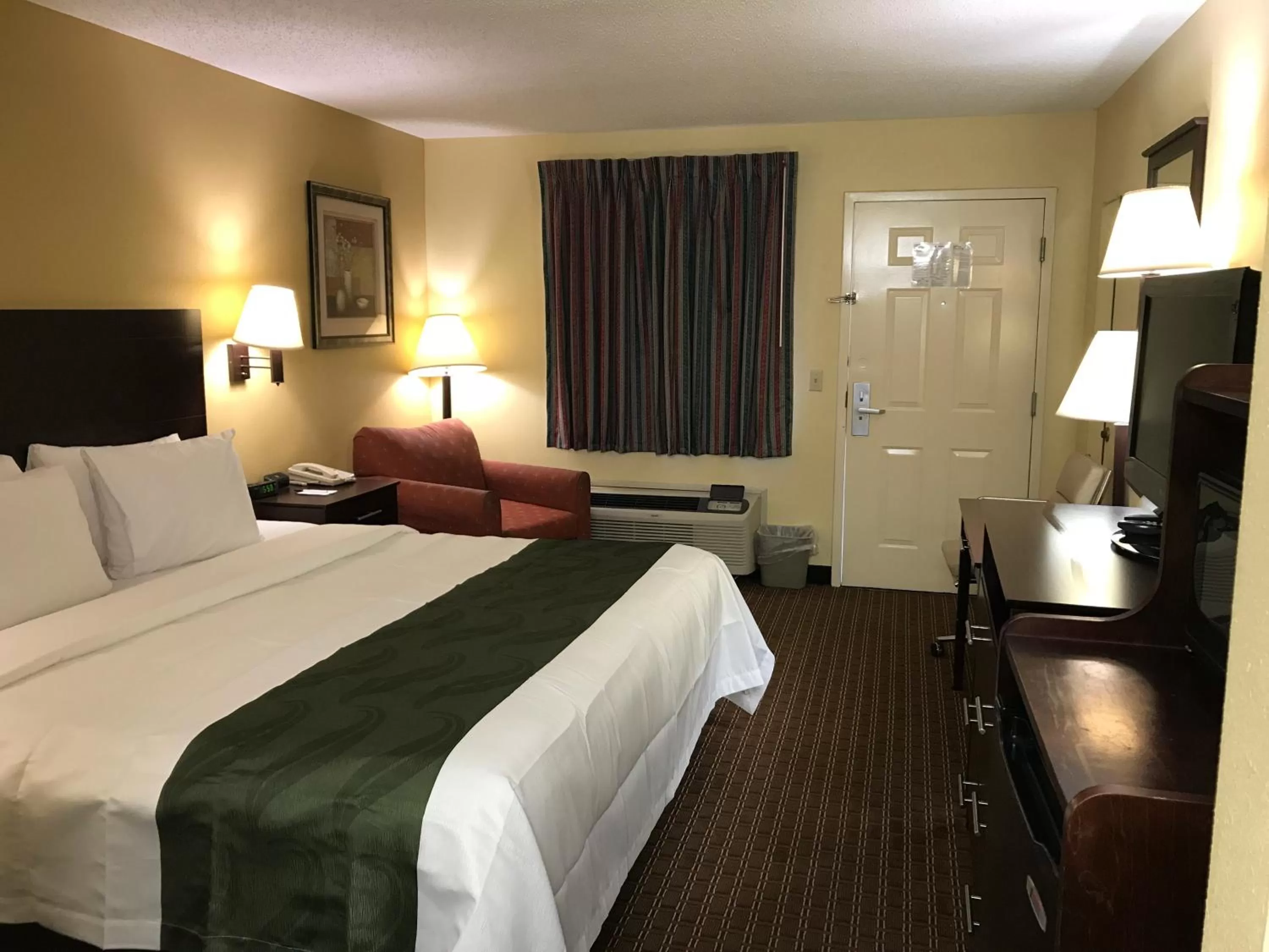 King Room - Accessible/Non-Smoking in Quality Inn Franklin