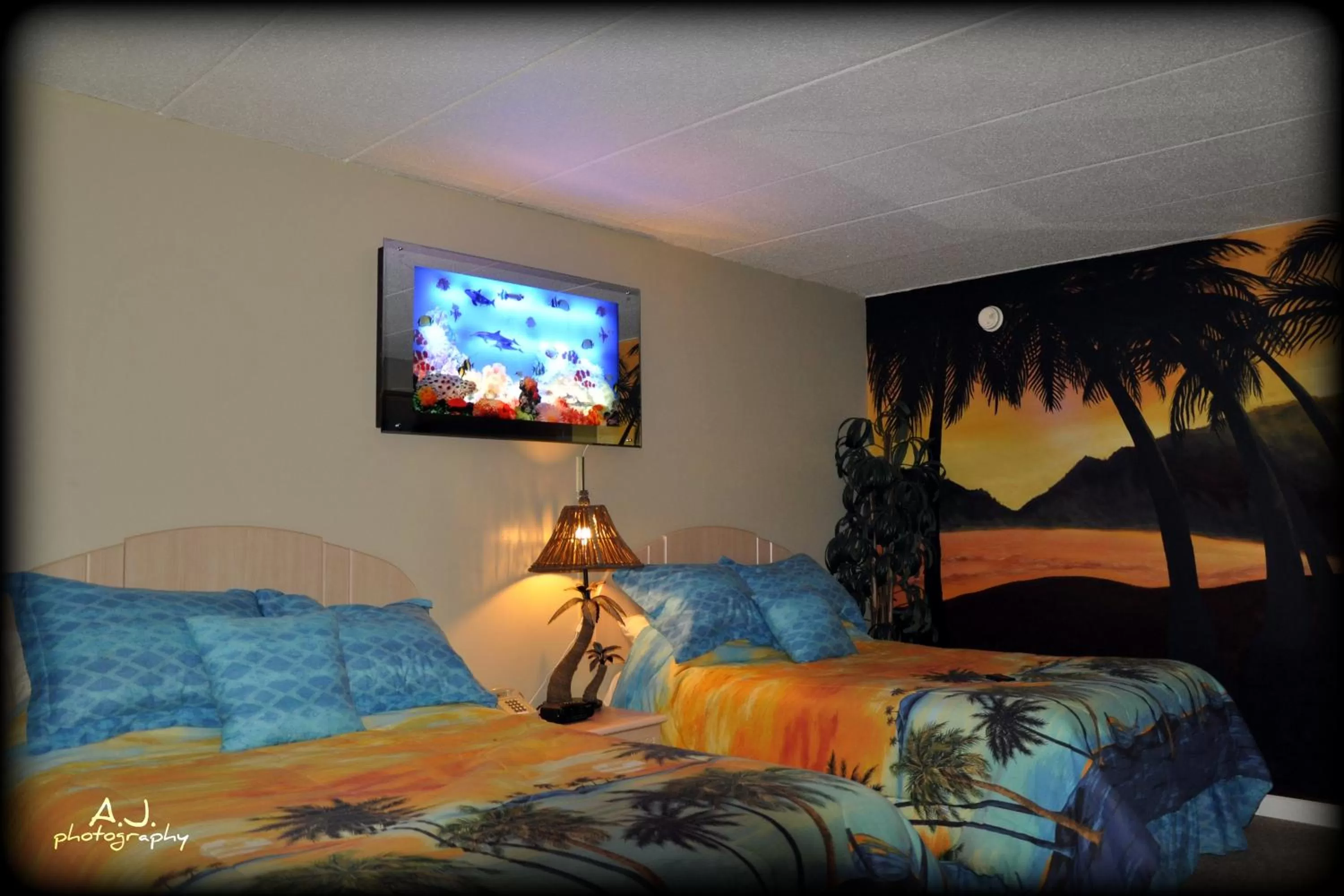 Bed in Gladstone Inn and Suites