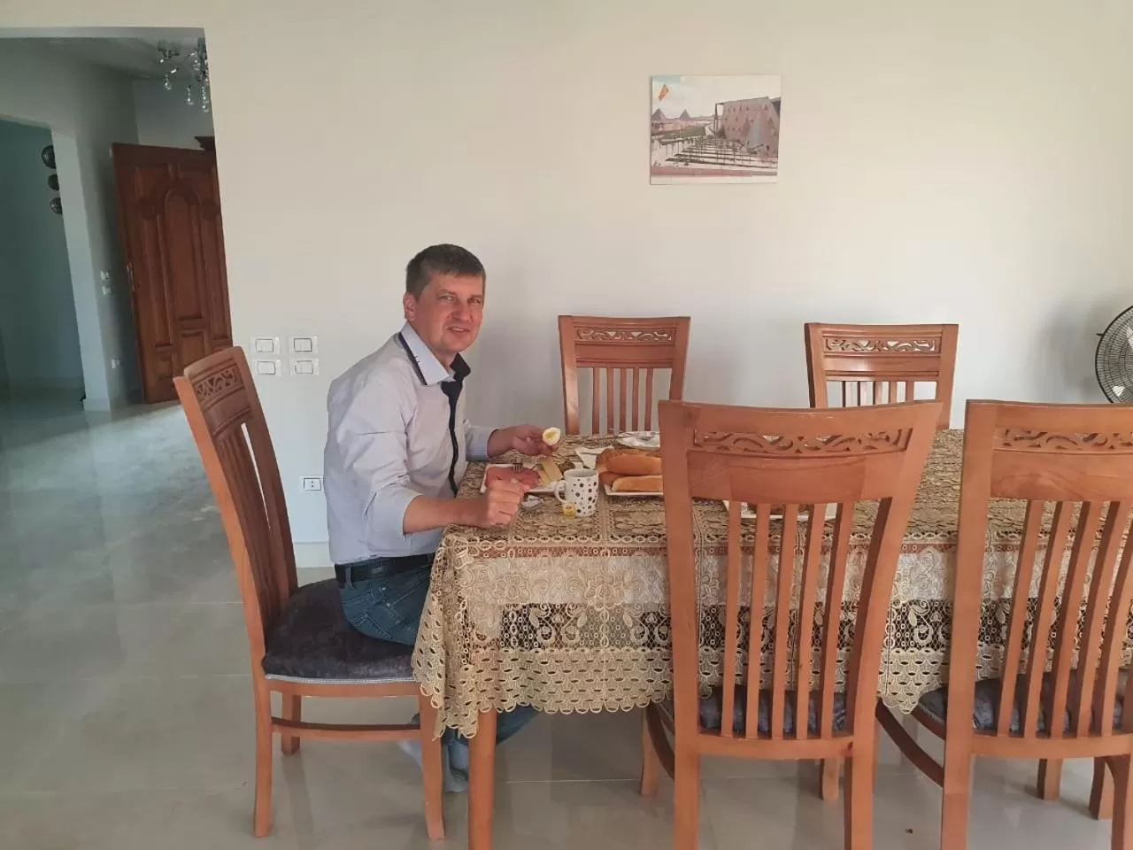 Restaurant/places to eat in Grand Museum Pyramids Inn