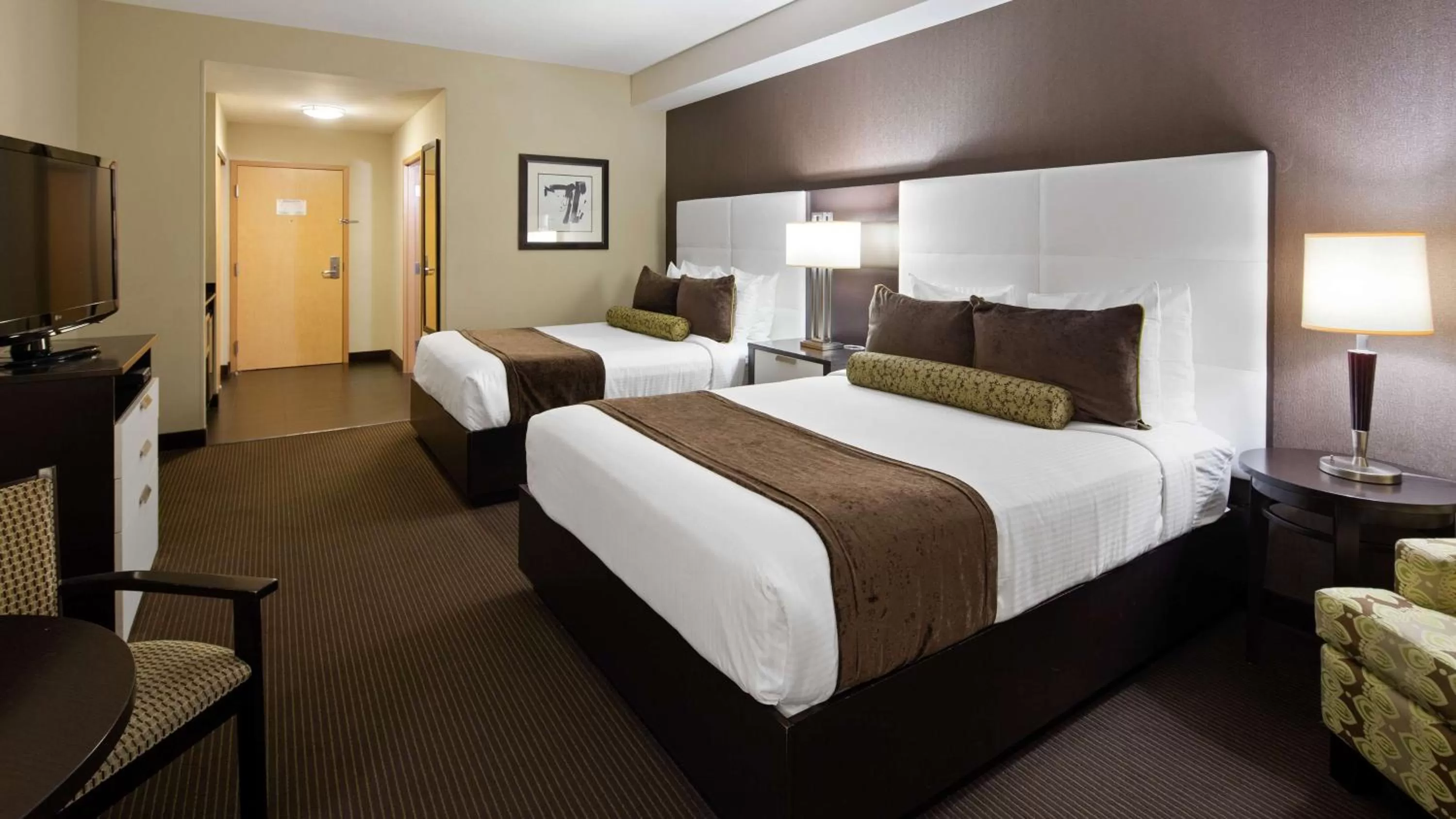 Photo of the whole room, Bed in Best Western Plus Miami Intl Airport Hotel & Suites Coral Gables