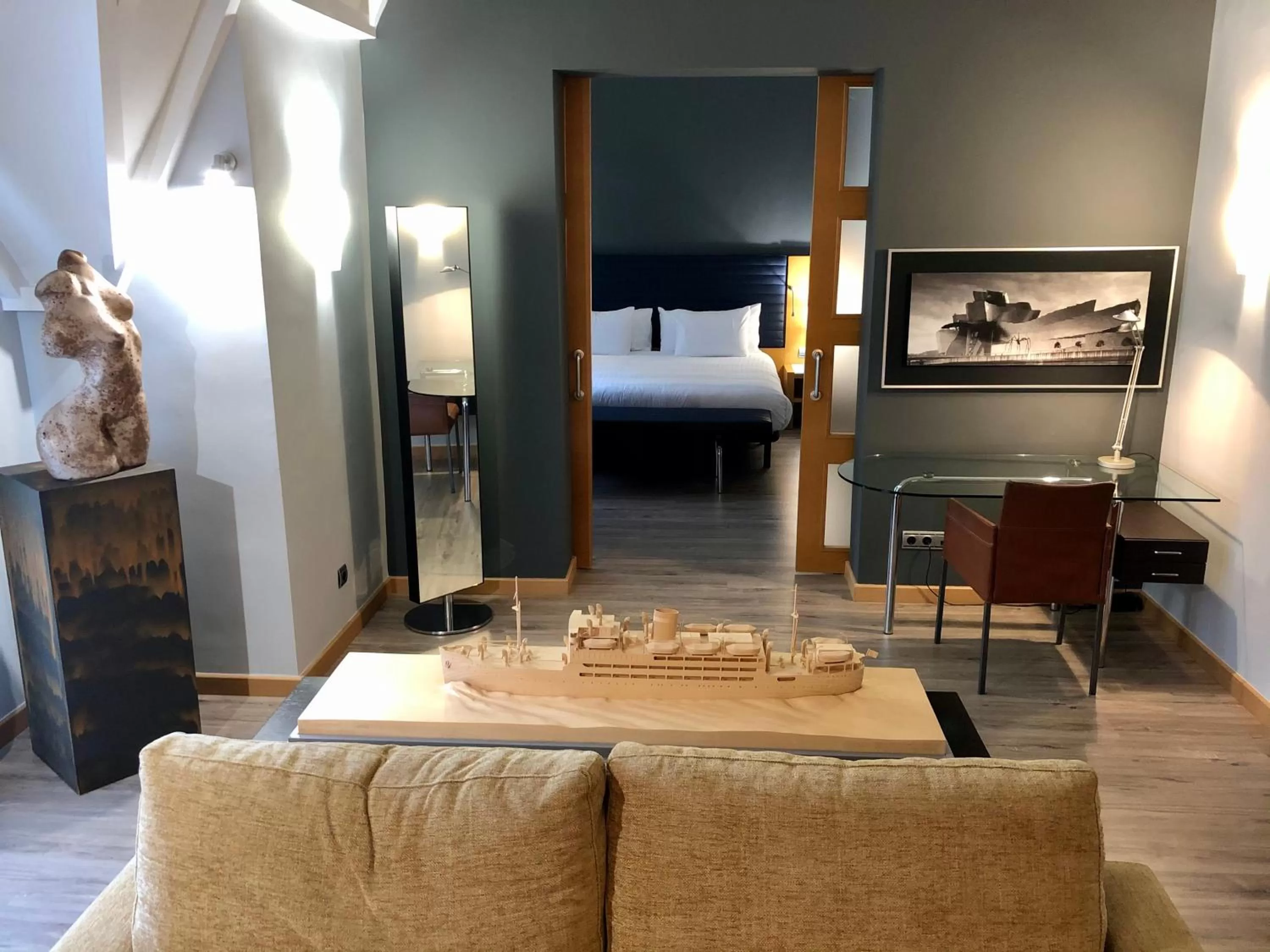 Living room, Bed in Hotel Silken Indautxu