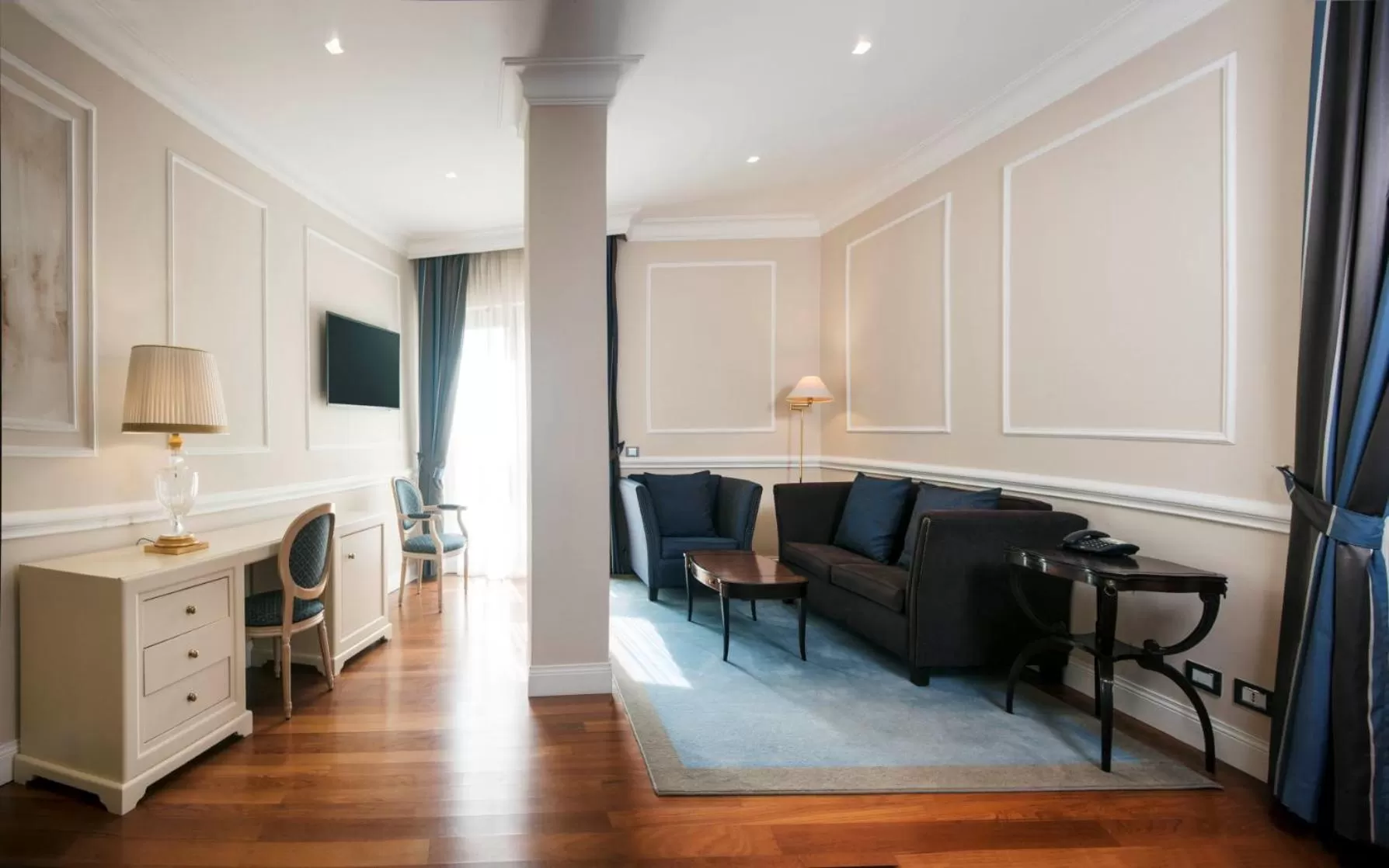 Living room in Radisson Blu GHR Rome