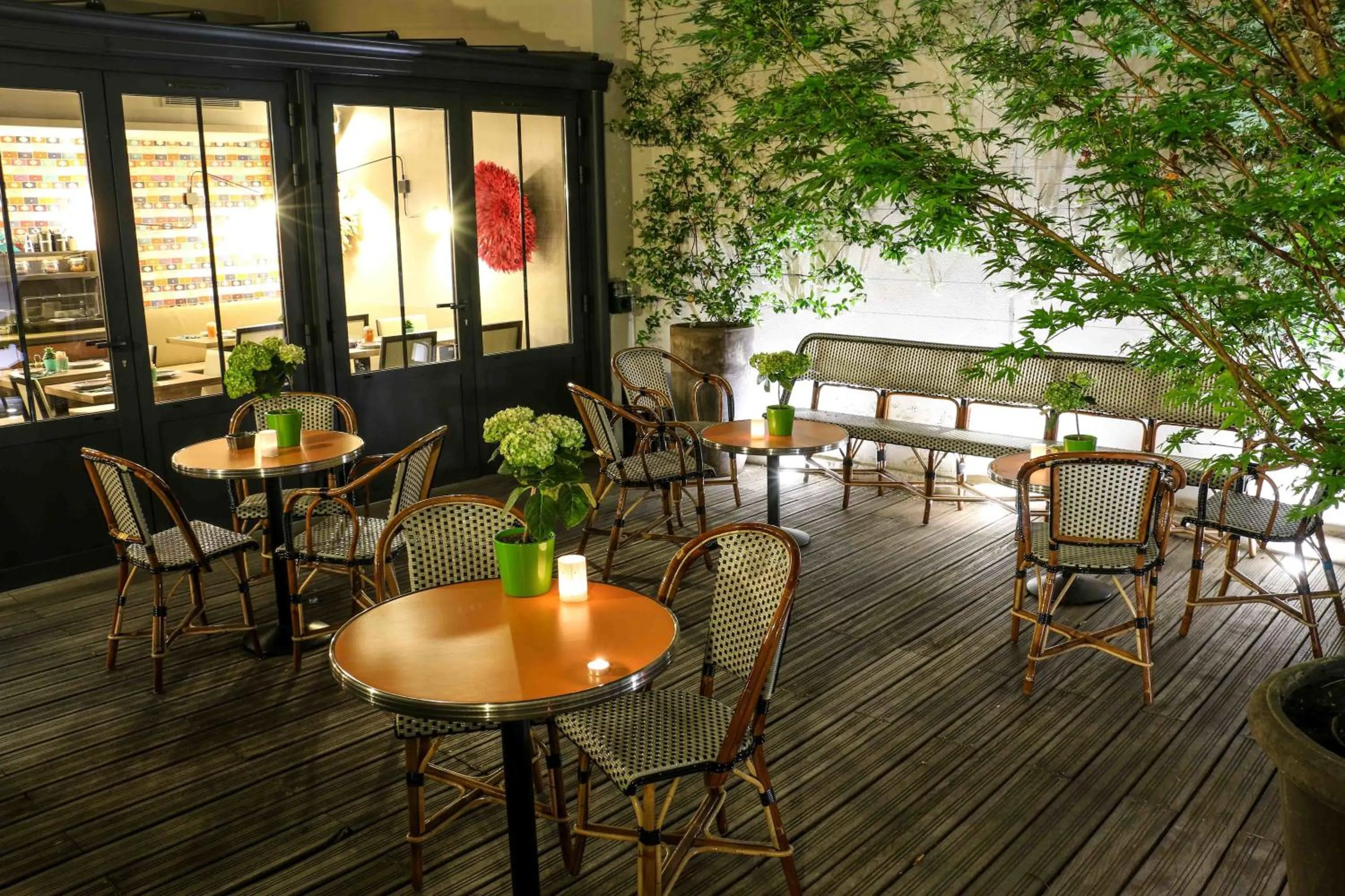 Patio in Hôtel Vic Eiffel