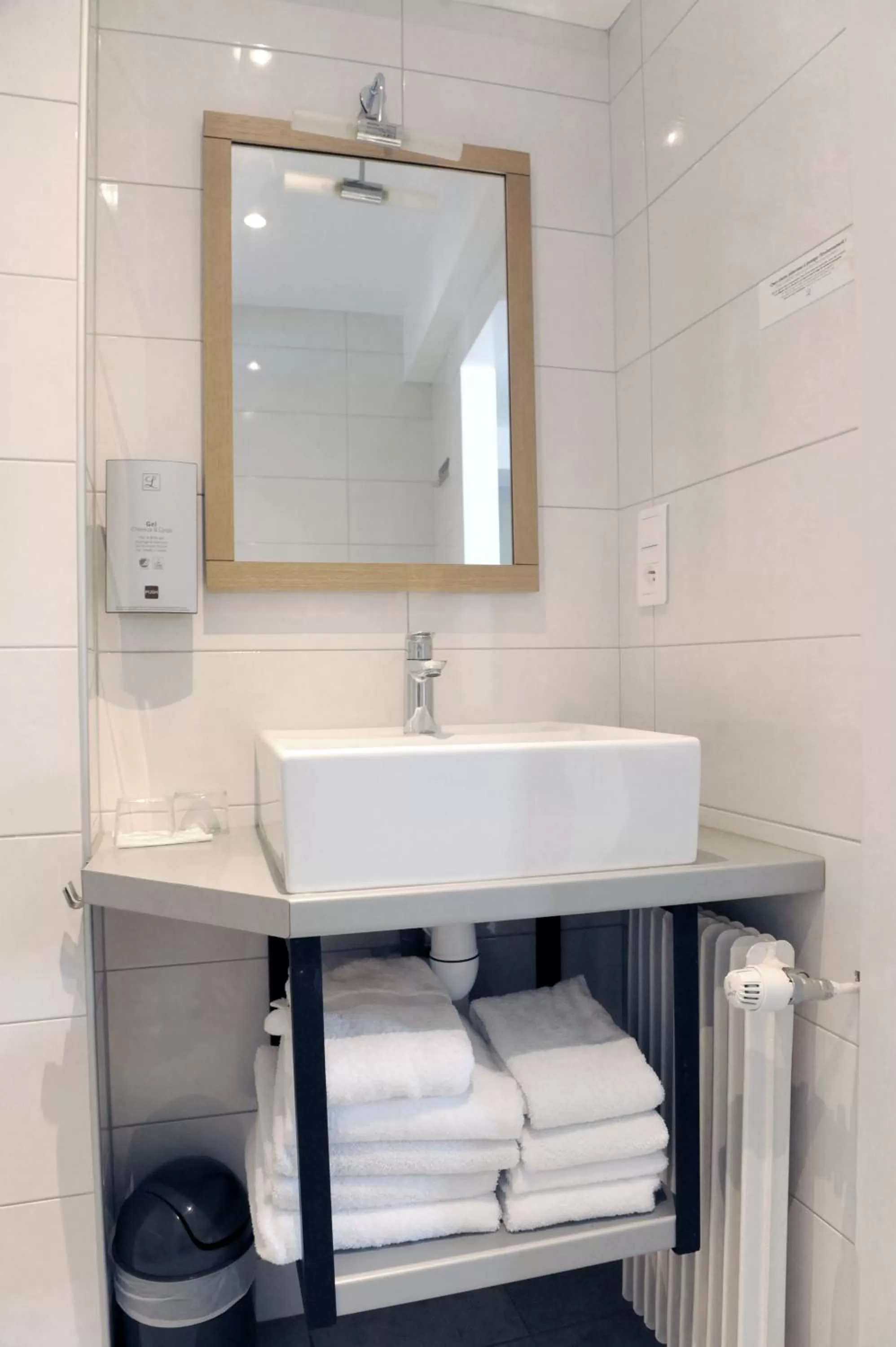 Bathroom in Logis Hôtel du Chêne