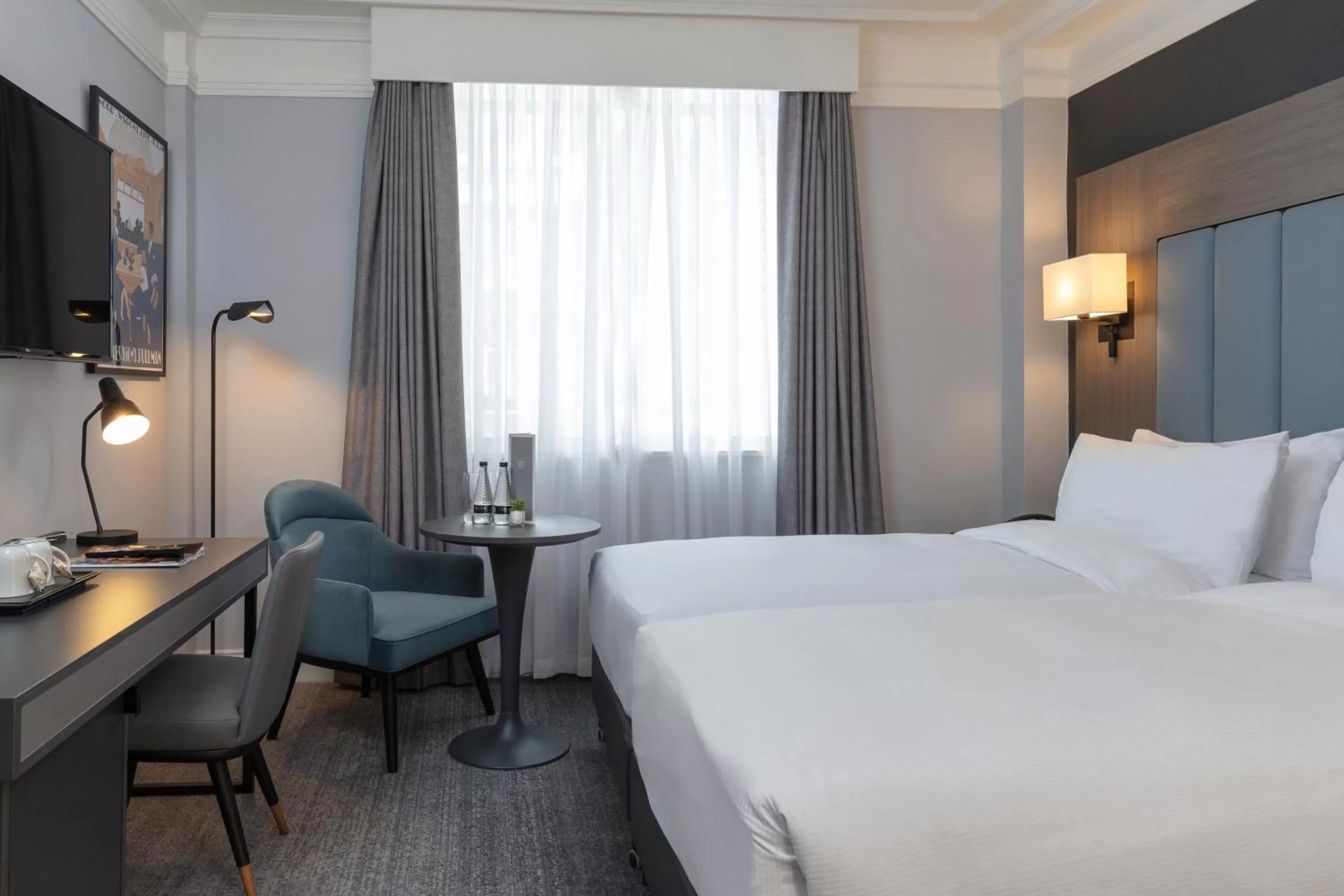 Bed in The Queens Hotel