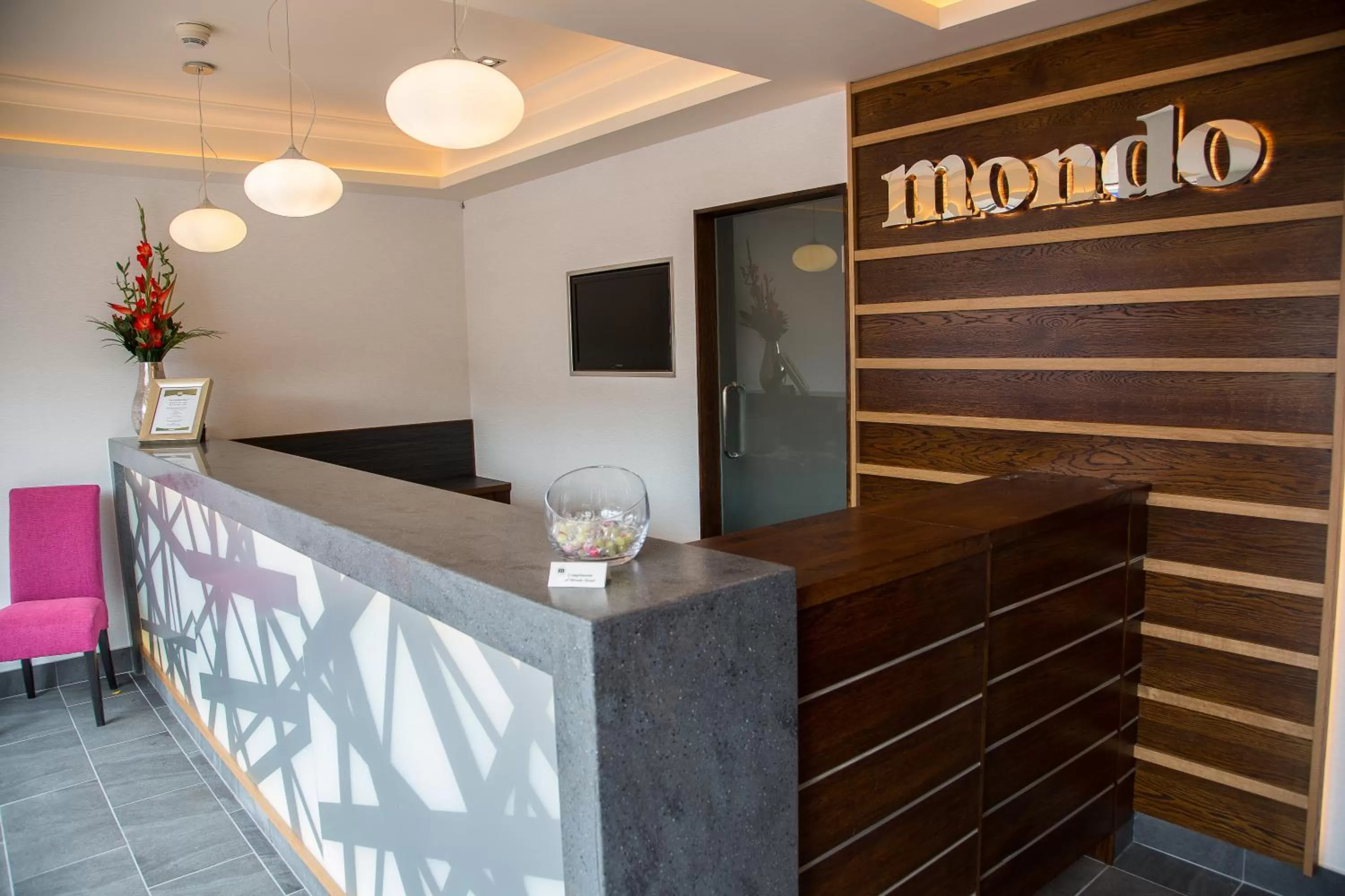 Lobby or reception in Mondo Hotel