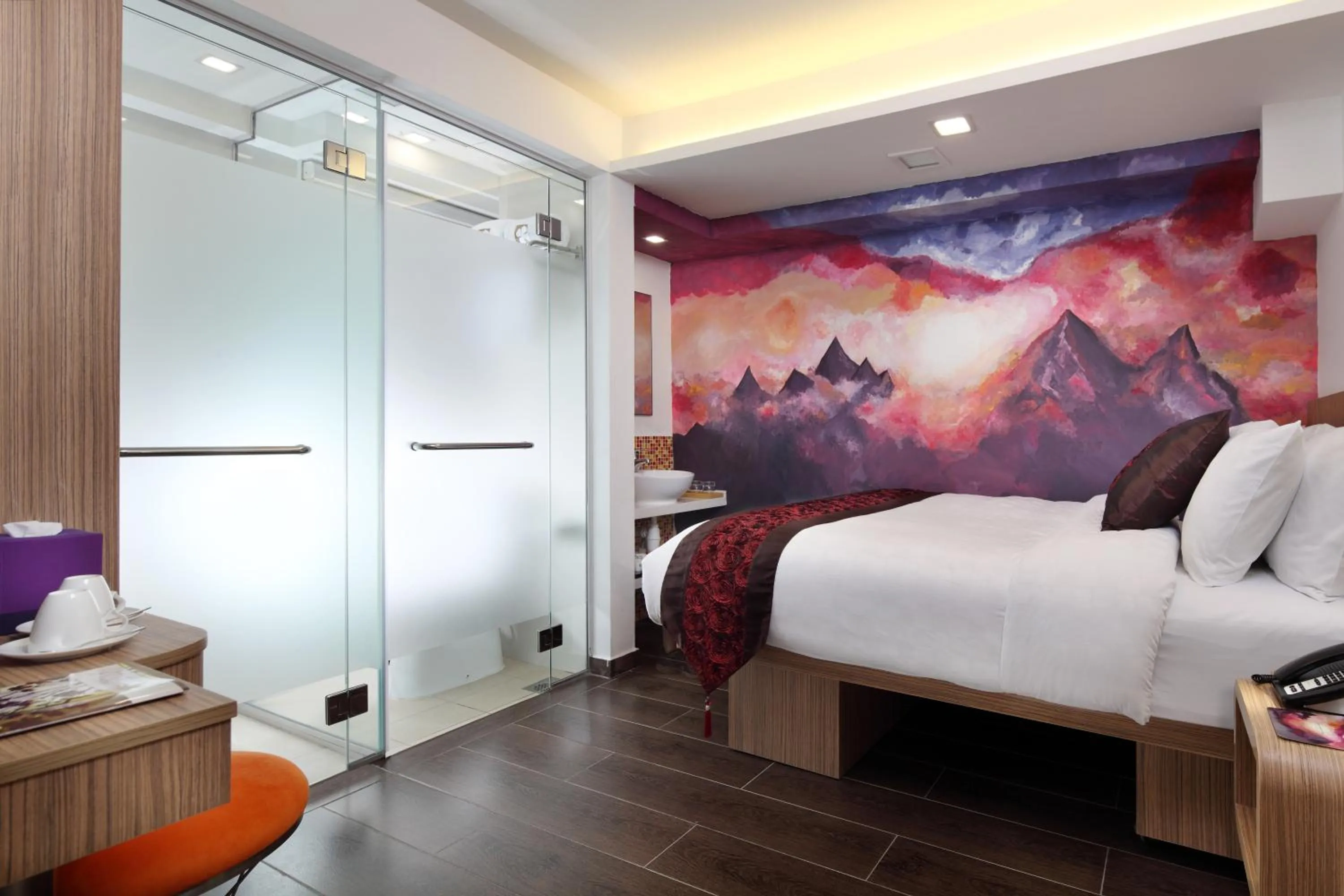 Photo of the whole room, Bed in Hotel Clover The Arts