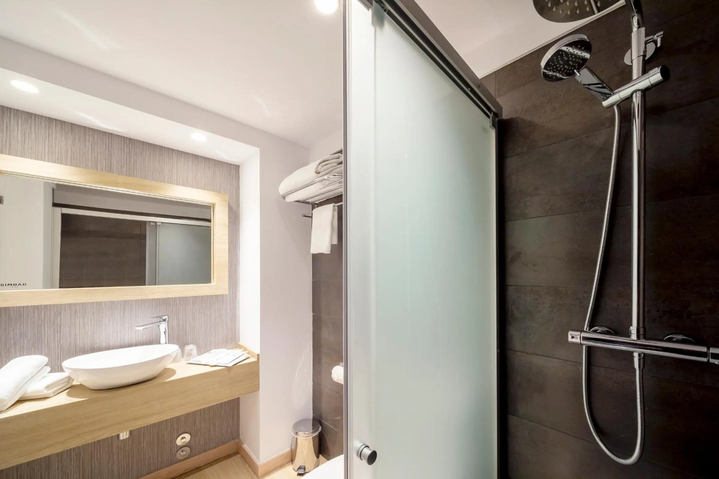 Shower in Hotel Simbad Ibiza