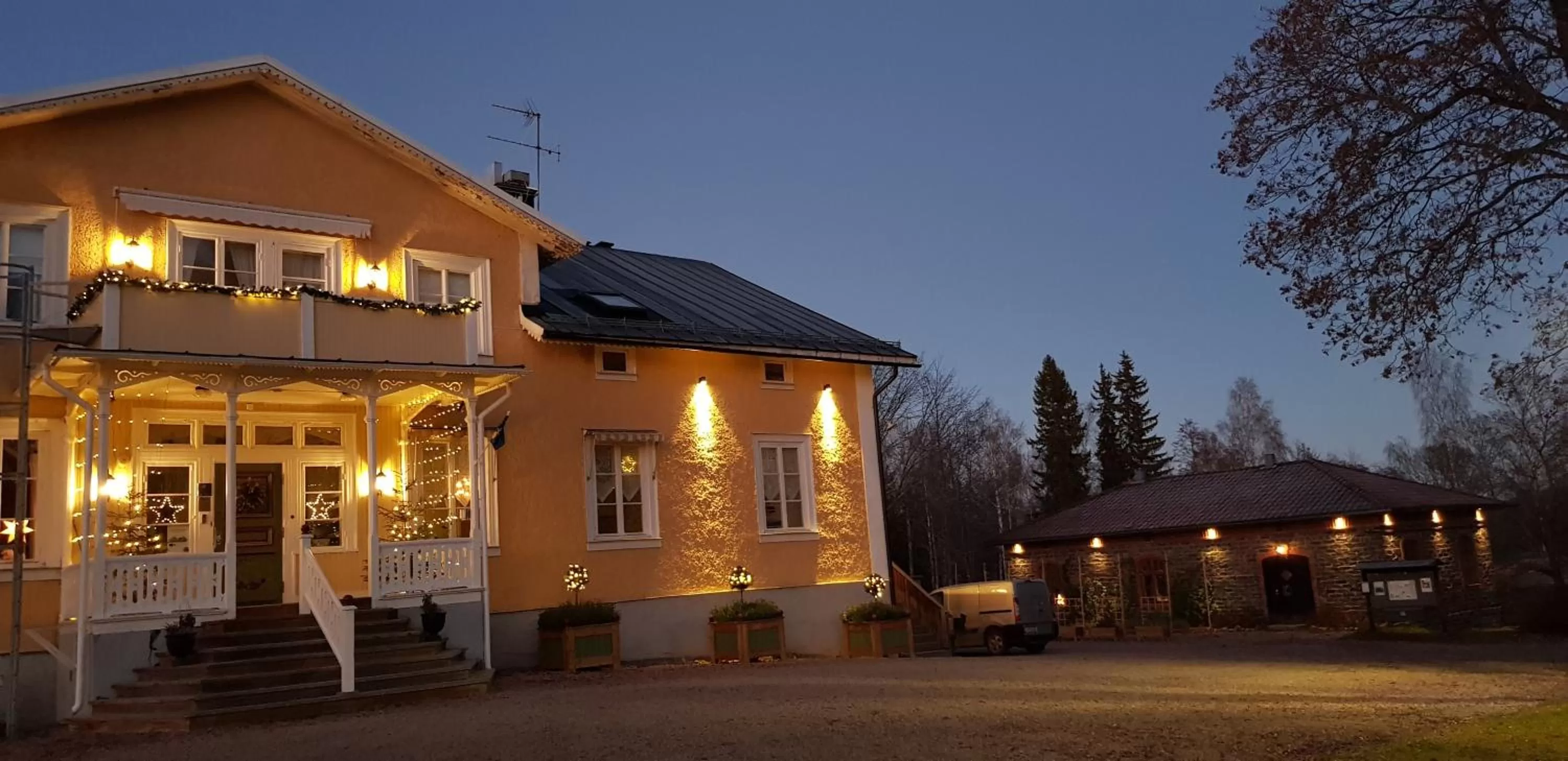 Facade/entrance in Långshyttans Brukshotell