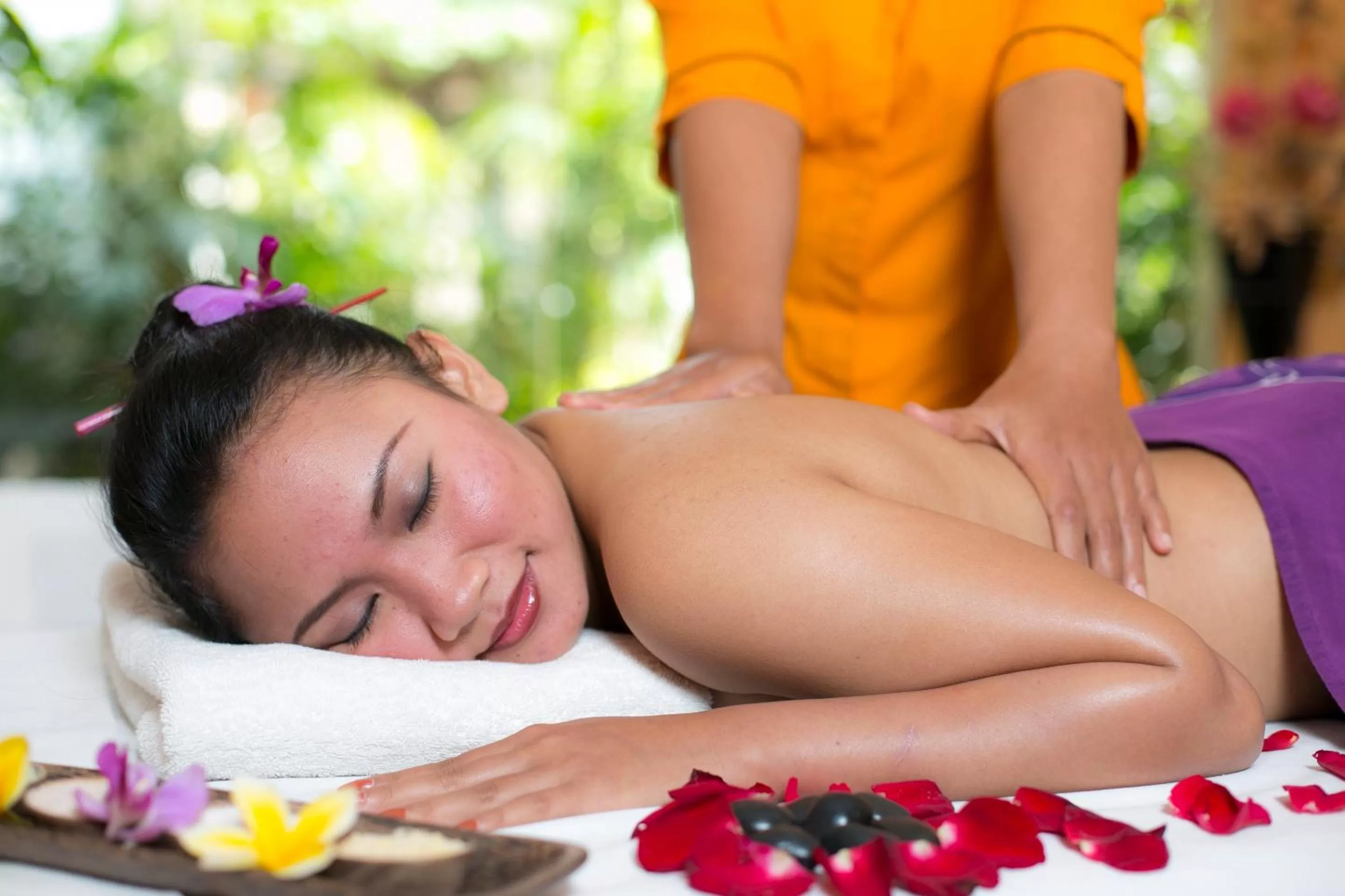 Massage in Parigata Resorts and Spa