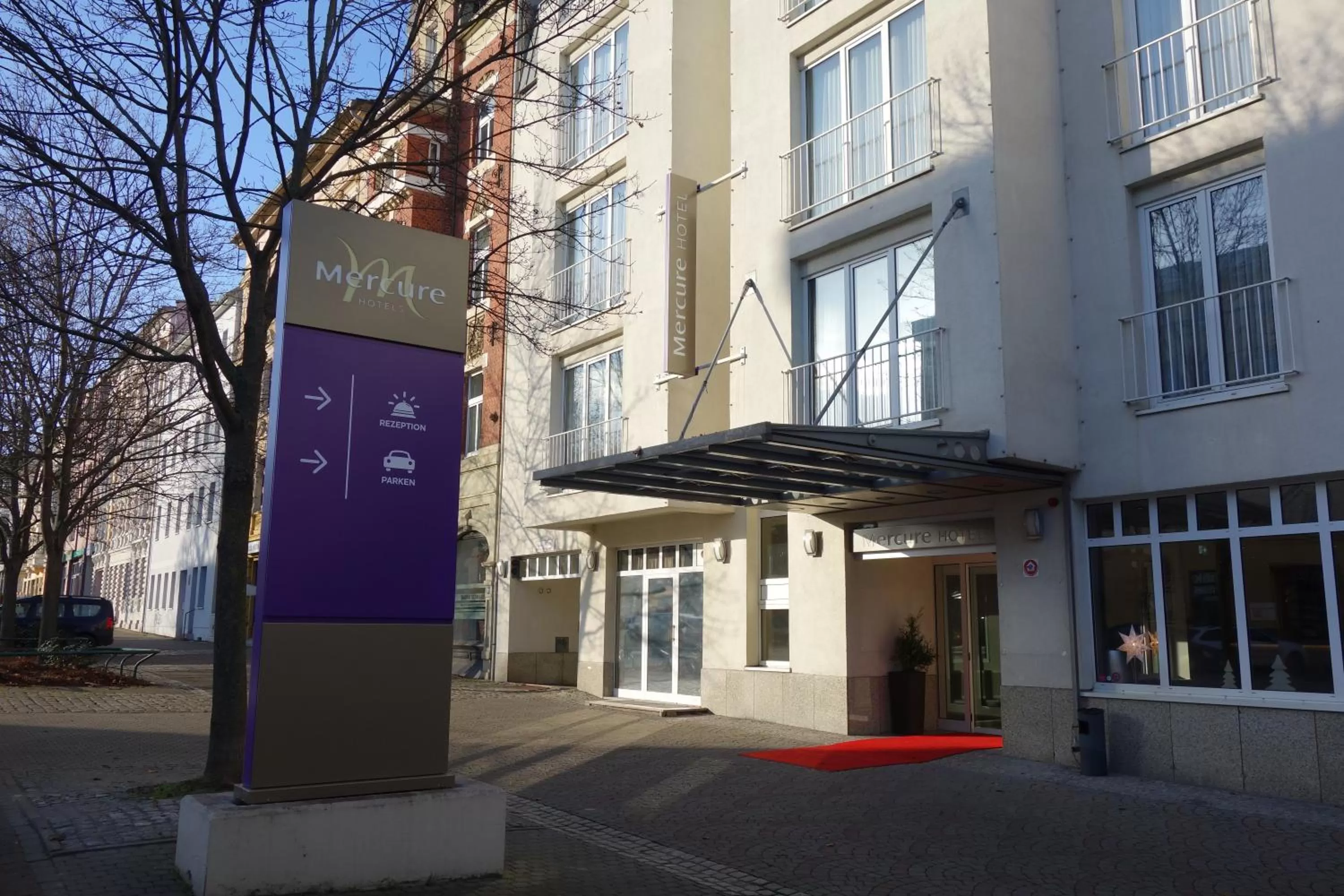 Facade/entrance in Mercure Hotel Plaza Magdeburg
